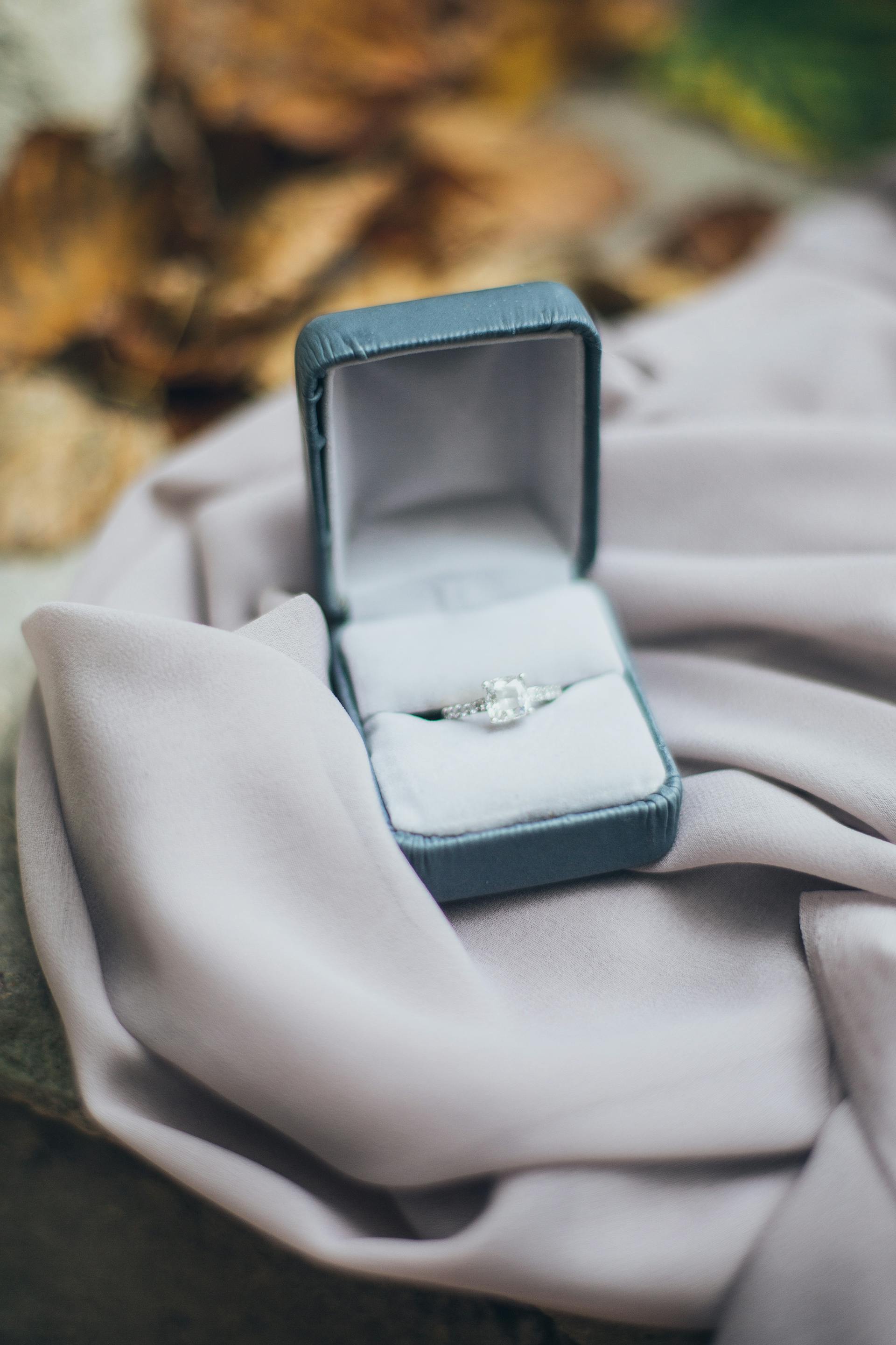 A ring in a box | Source: Pexels