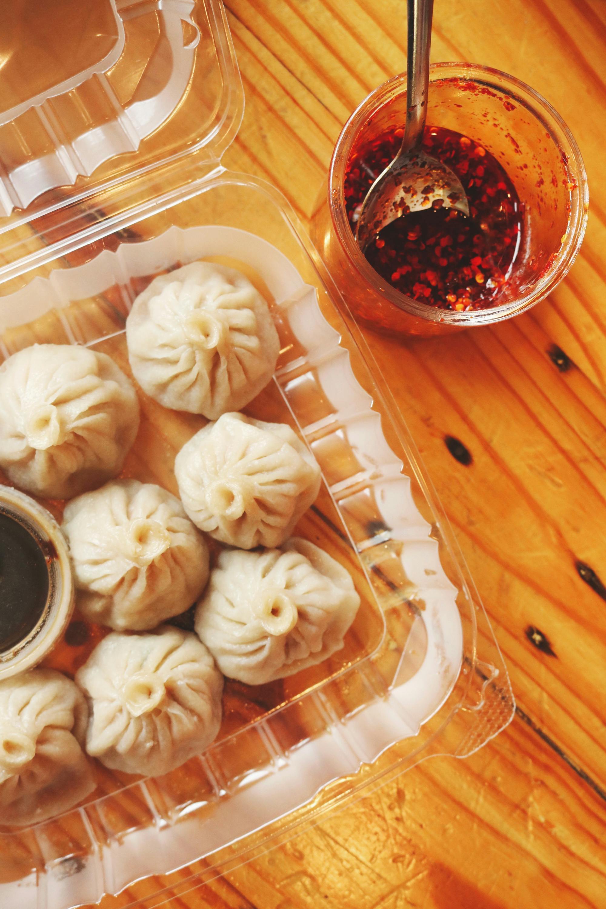 A container of dumplings | Source: Pexels