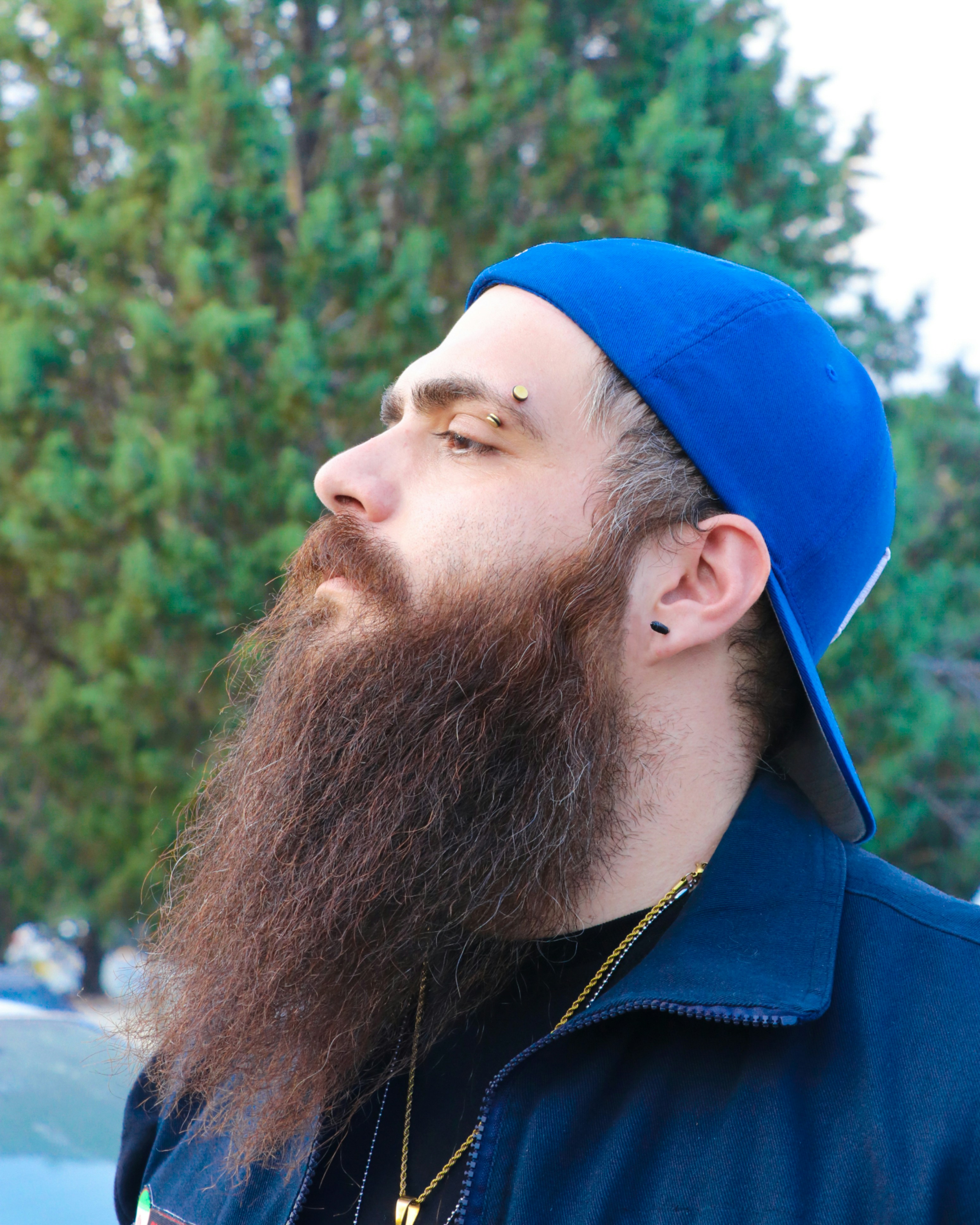 A side view of a man | Source: Unsplash