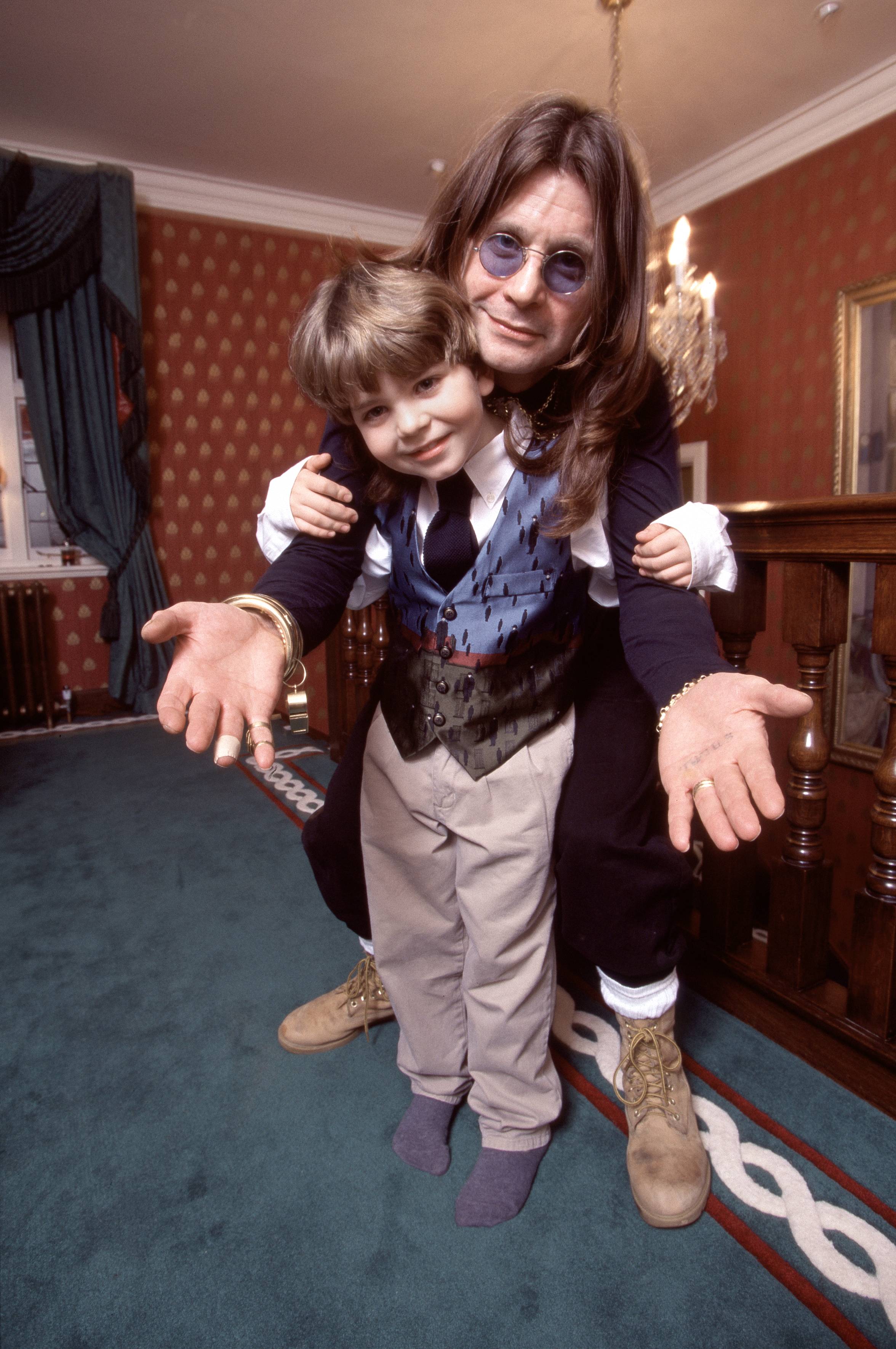 Ozzy Osbourne poses with son Jack Osbourne at home on January 1, 1996. | Source: Getty Images