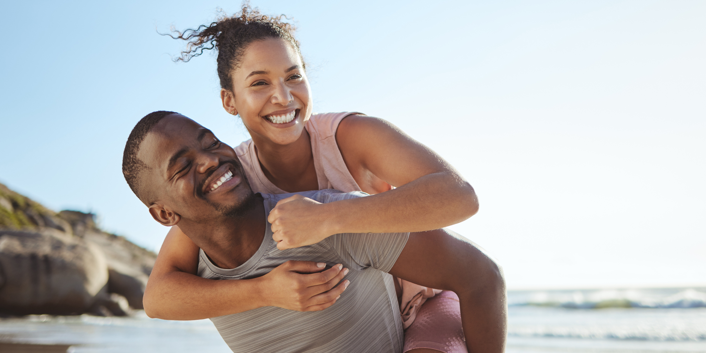 A smiling couple | Source: Shutterstock