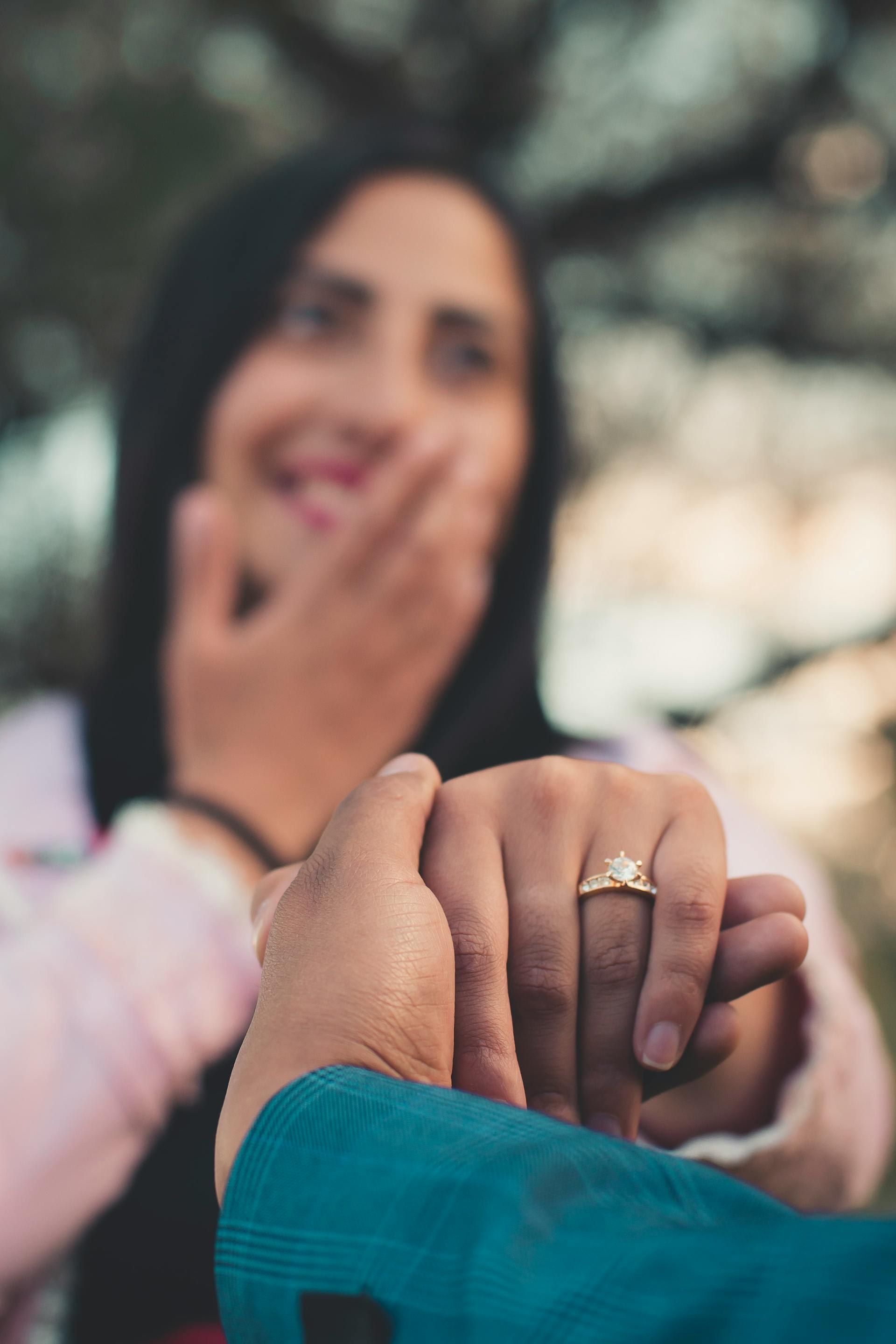 A couple getting engaged | Source: Pexels