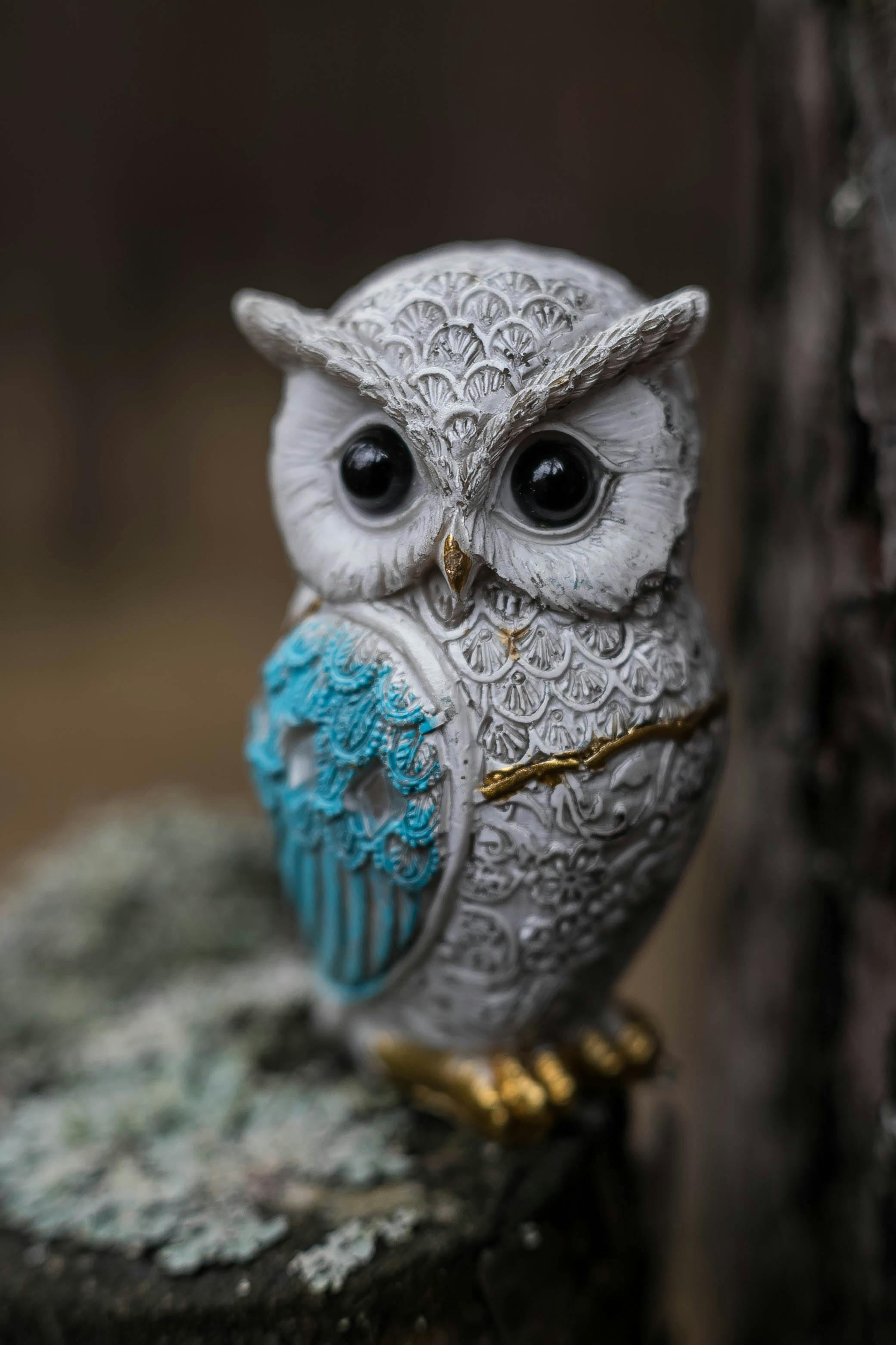 An owl statue | Source: Pexels