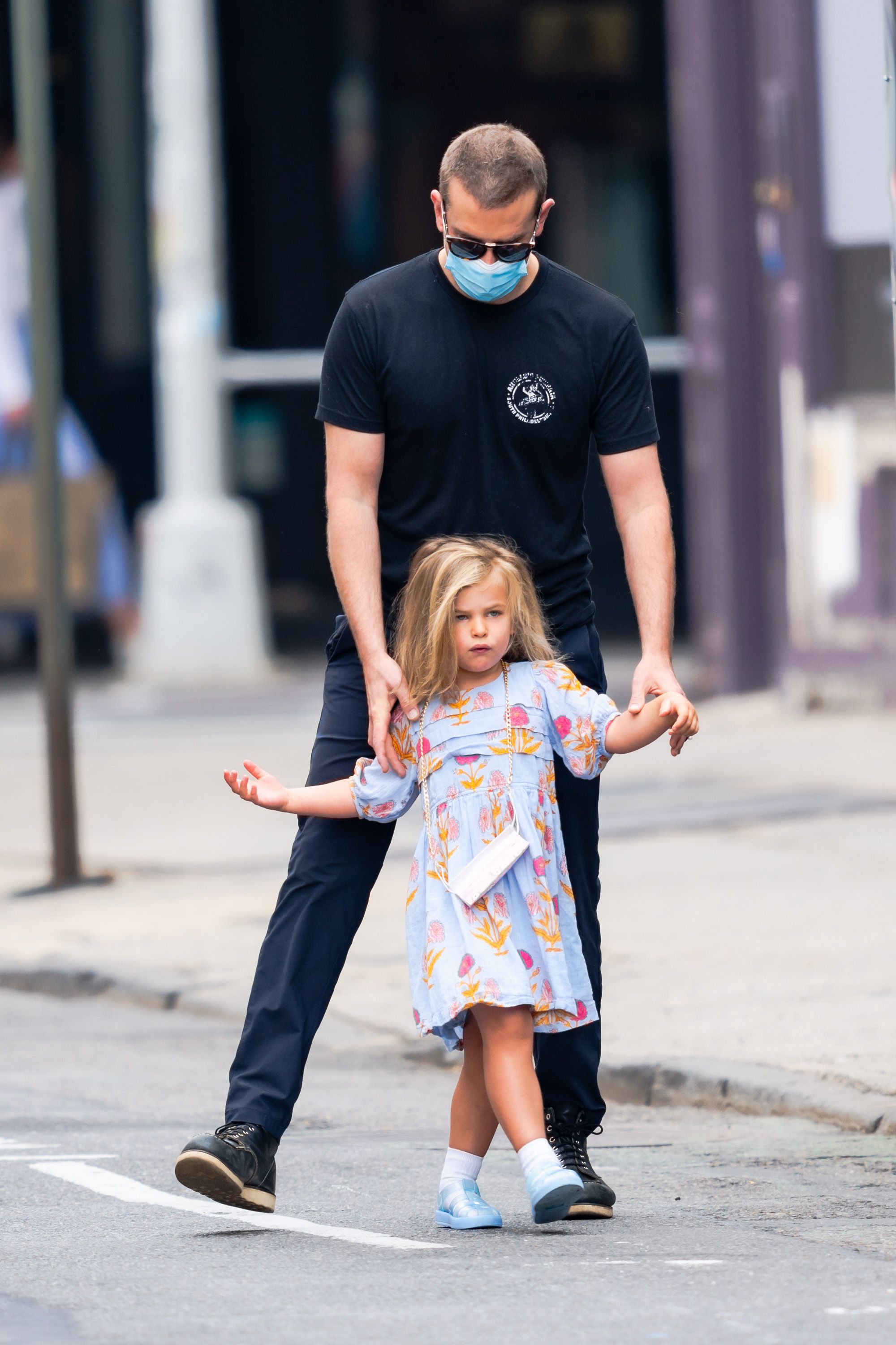 Bradley Cooper and his daughter Lea Cooper are seen in the West Village on May 26, 2021, in New York City. | Source: Getty Images