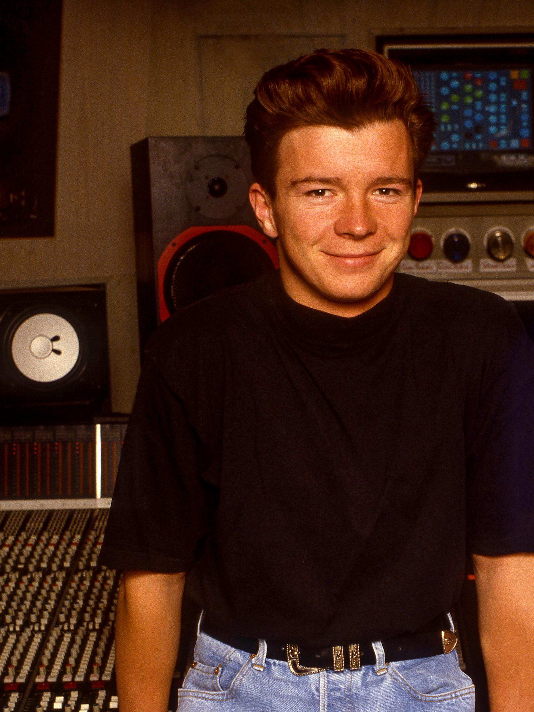 Rick Astley he poses in Southwark's PWL Studios in London, England, circa 1988. | Source: Getty Images