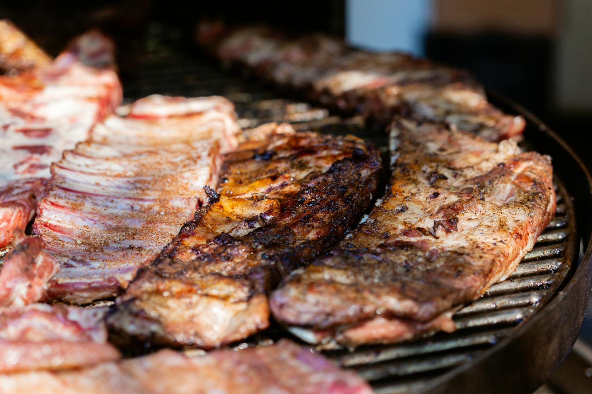 Meat on a grill | Source: Pexels
