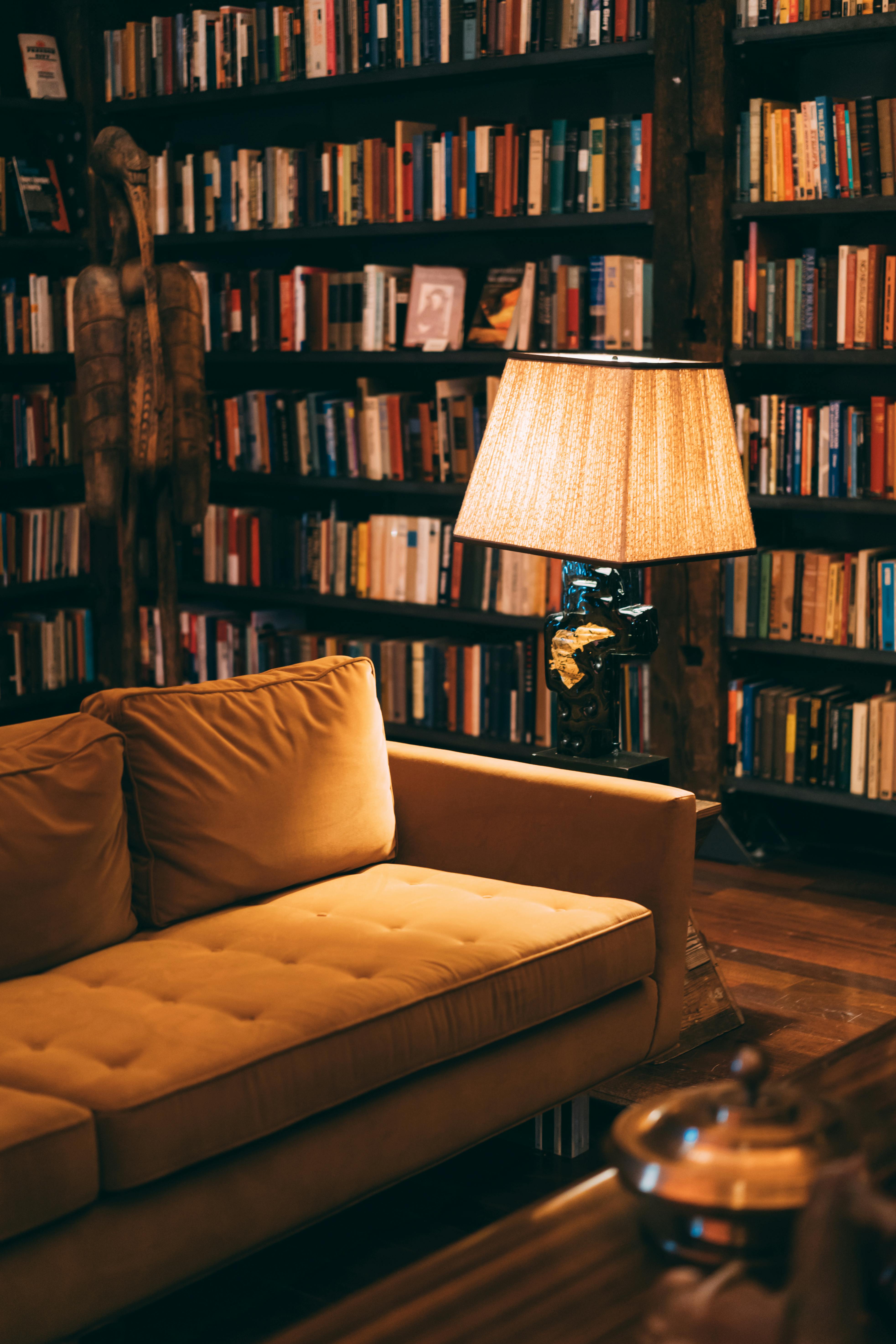 A cozy reading room | Source: Pexels
