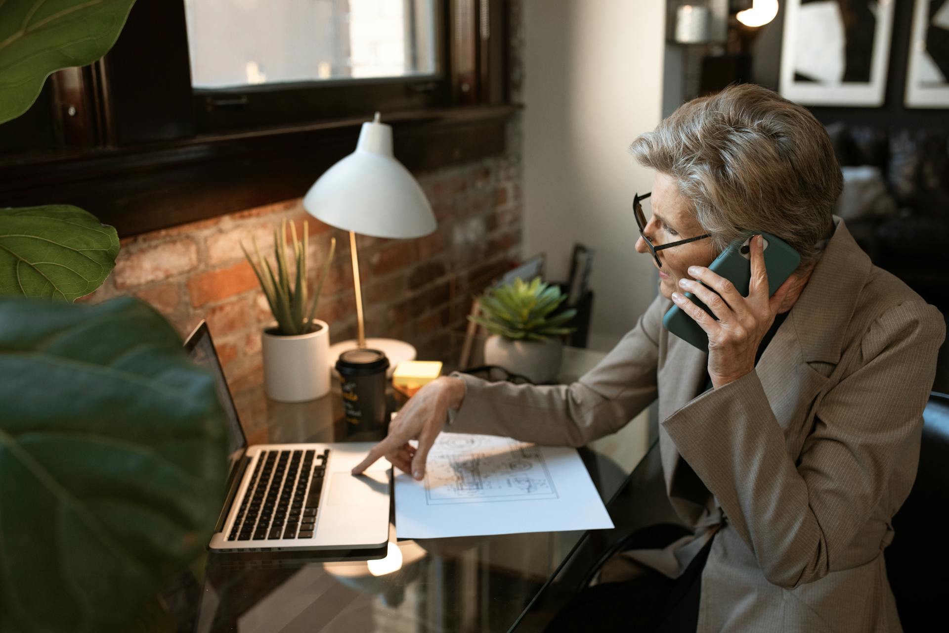 A woman on a call | Source: Pexels