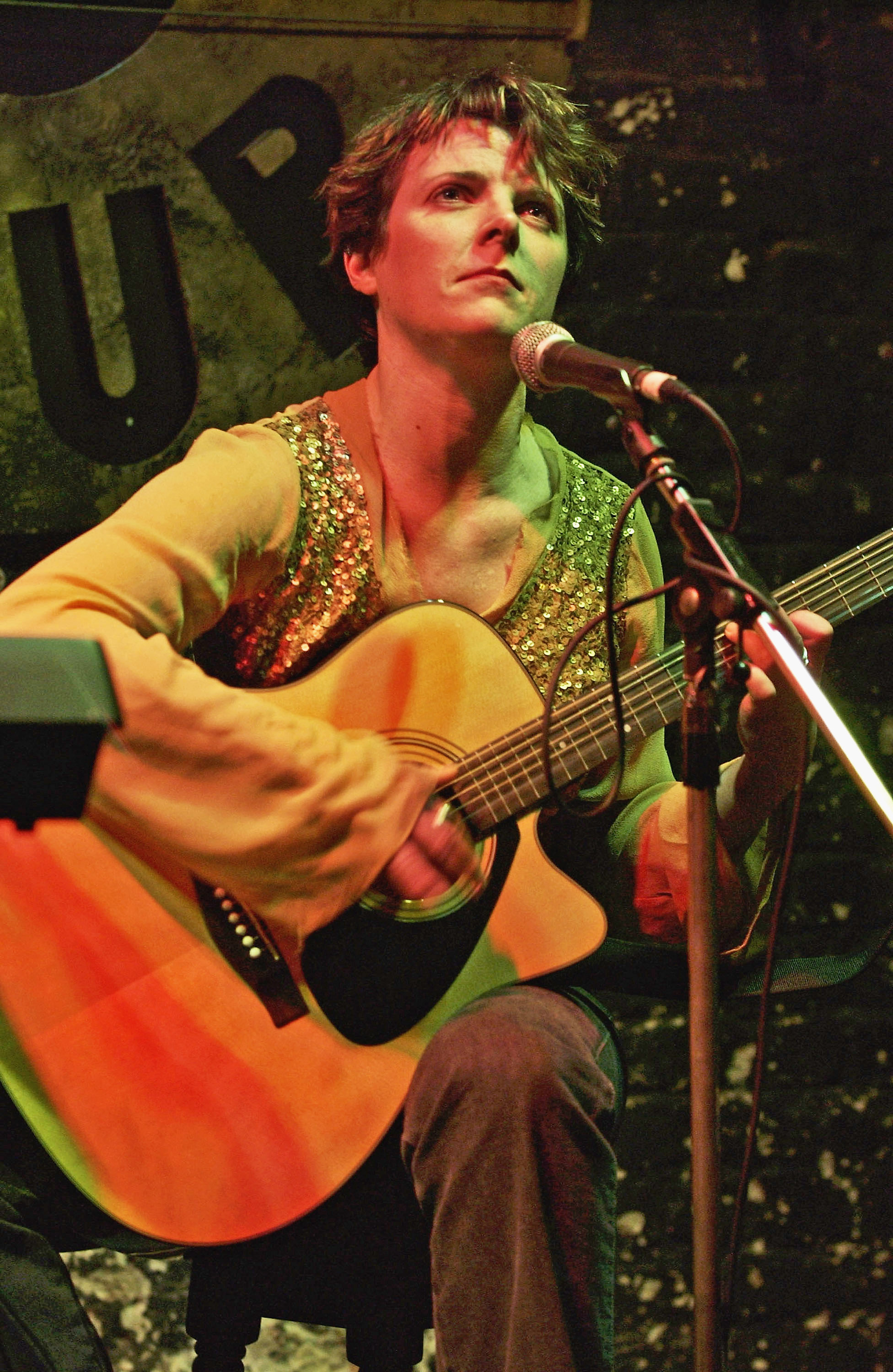Abigail Hopkins performs at The Twelve Bar Club in Soho on March 9, 2004, in London. | Source: Getty Images