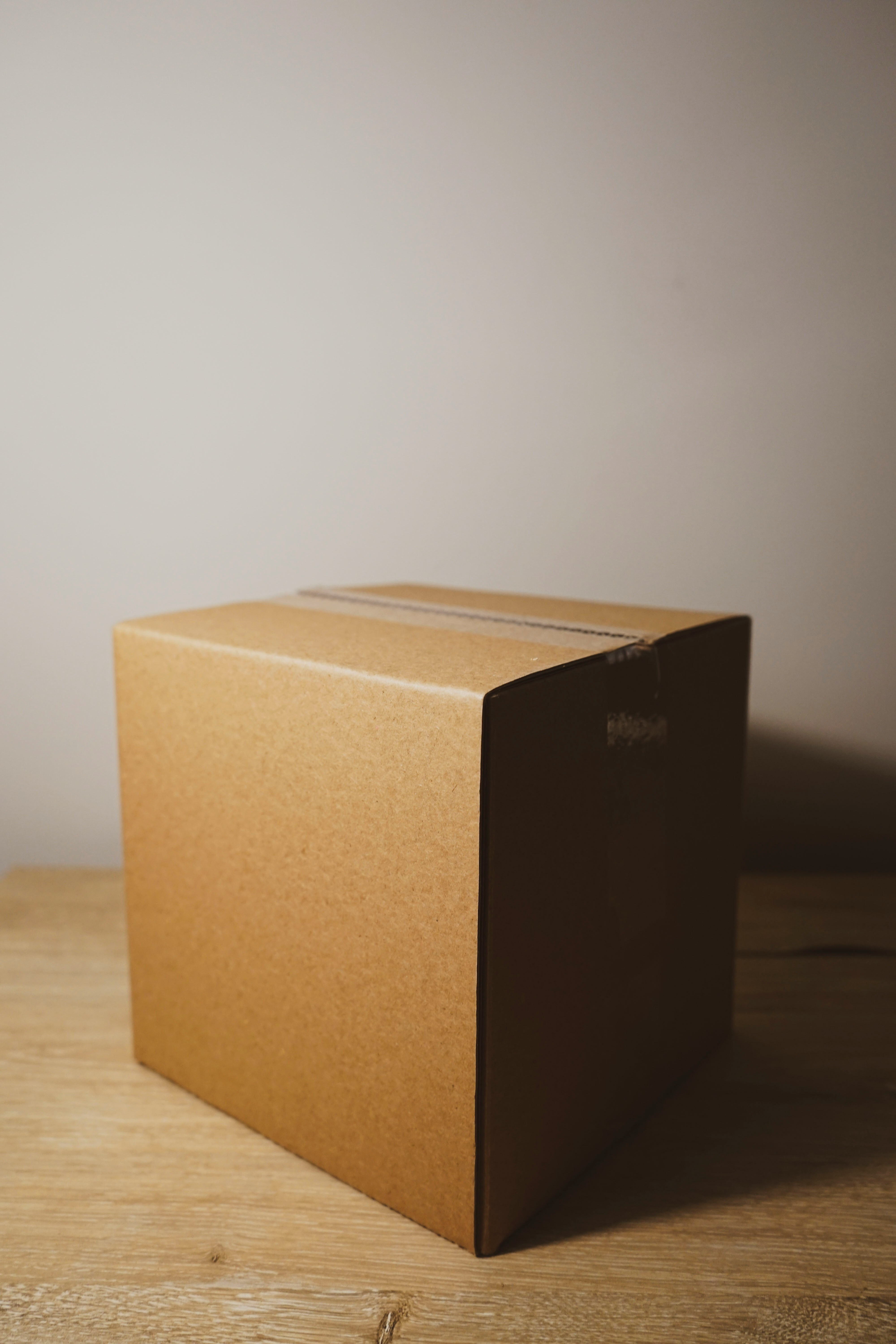 A cardboard box | Source: Unsplash