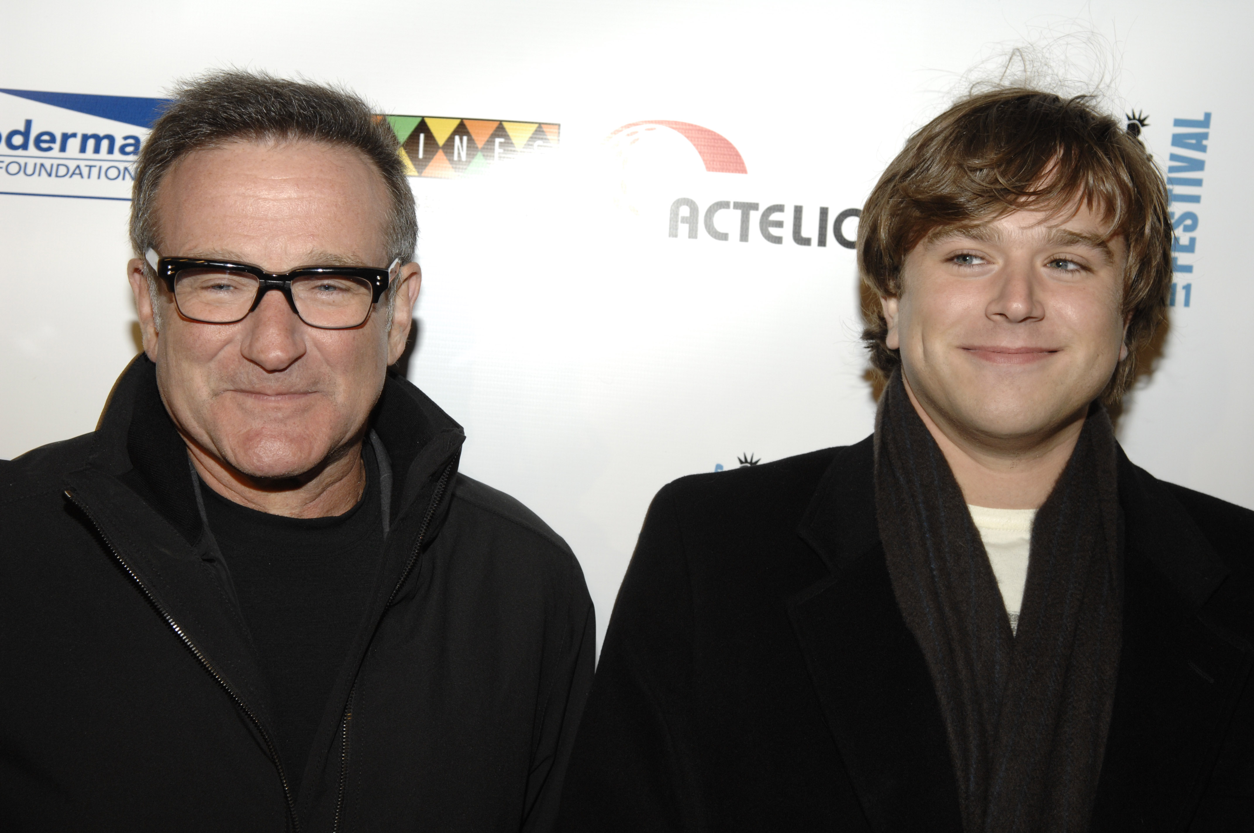 Robin Williams and Zachary Williams attend the Bob Saget, Caryn & Jeff Zucker Host The NY Comedy Festival Event "Cool Comedy-Hot Cuisine: An Evening to Benefit" on November 6, 2007, at Caroline's in New York City. | Source: Getty Images