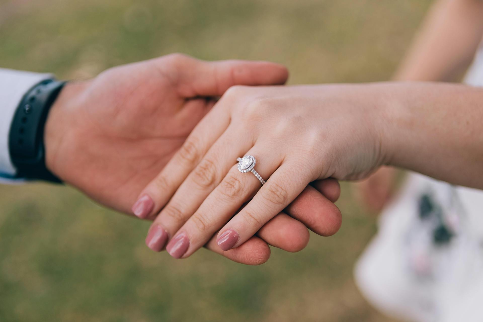A woman wearing an engagement ring | Source: Pexels