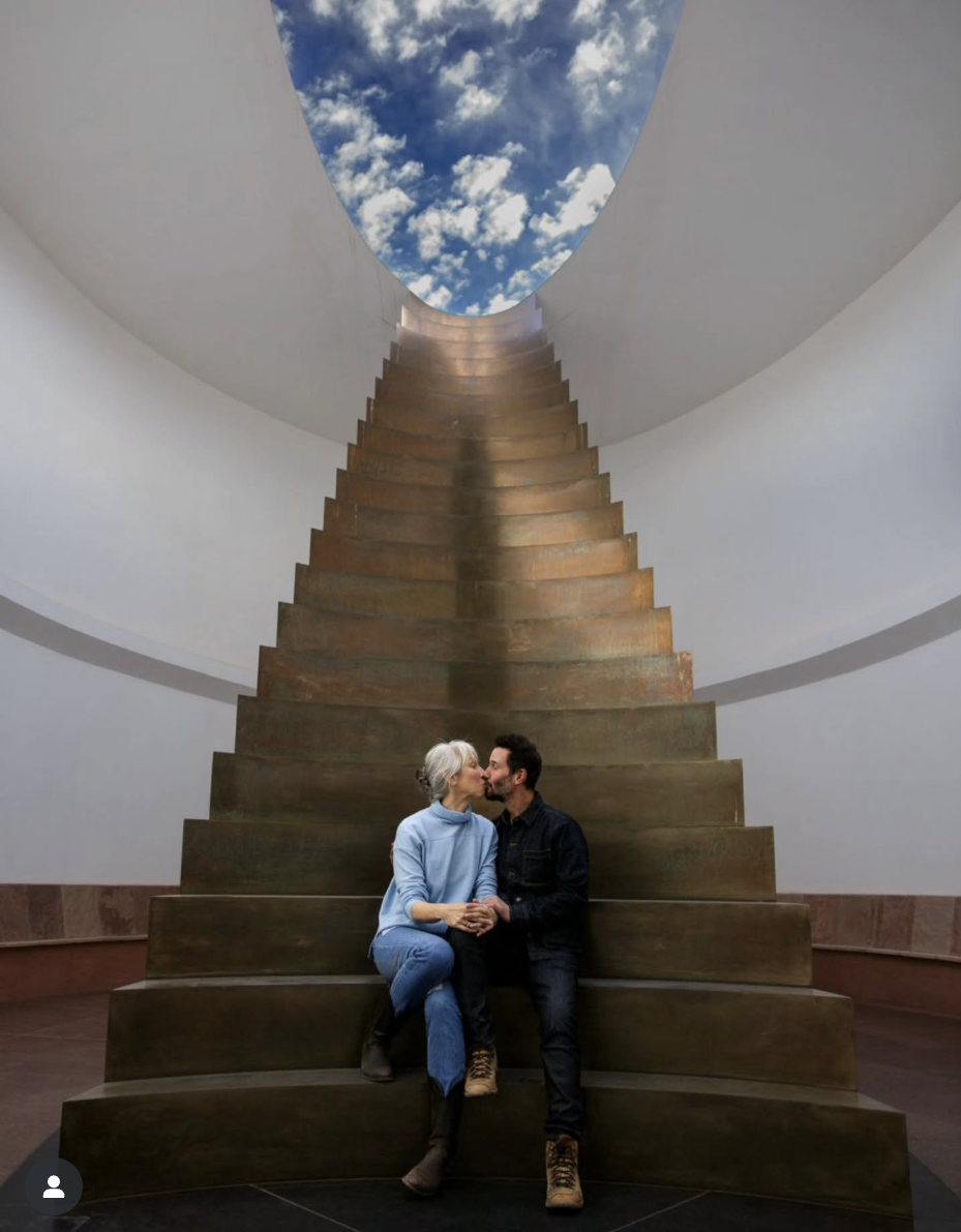 Alexandra Grant and Keanu Reeves share a kiss, posted on September 24, 2025. | Source: Instagram/grantalexandra