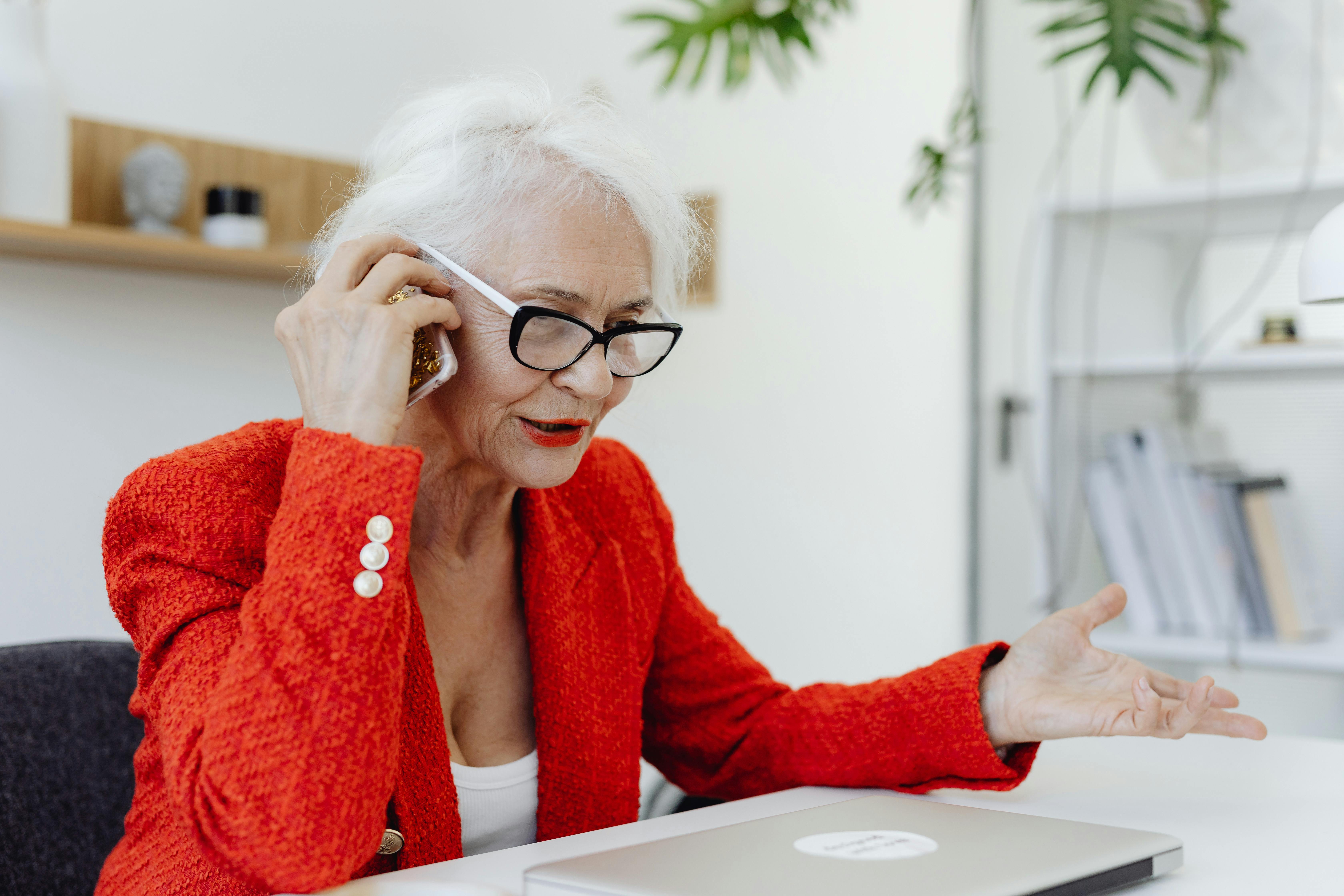 A frustrated woman on a call | Source: Pexels