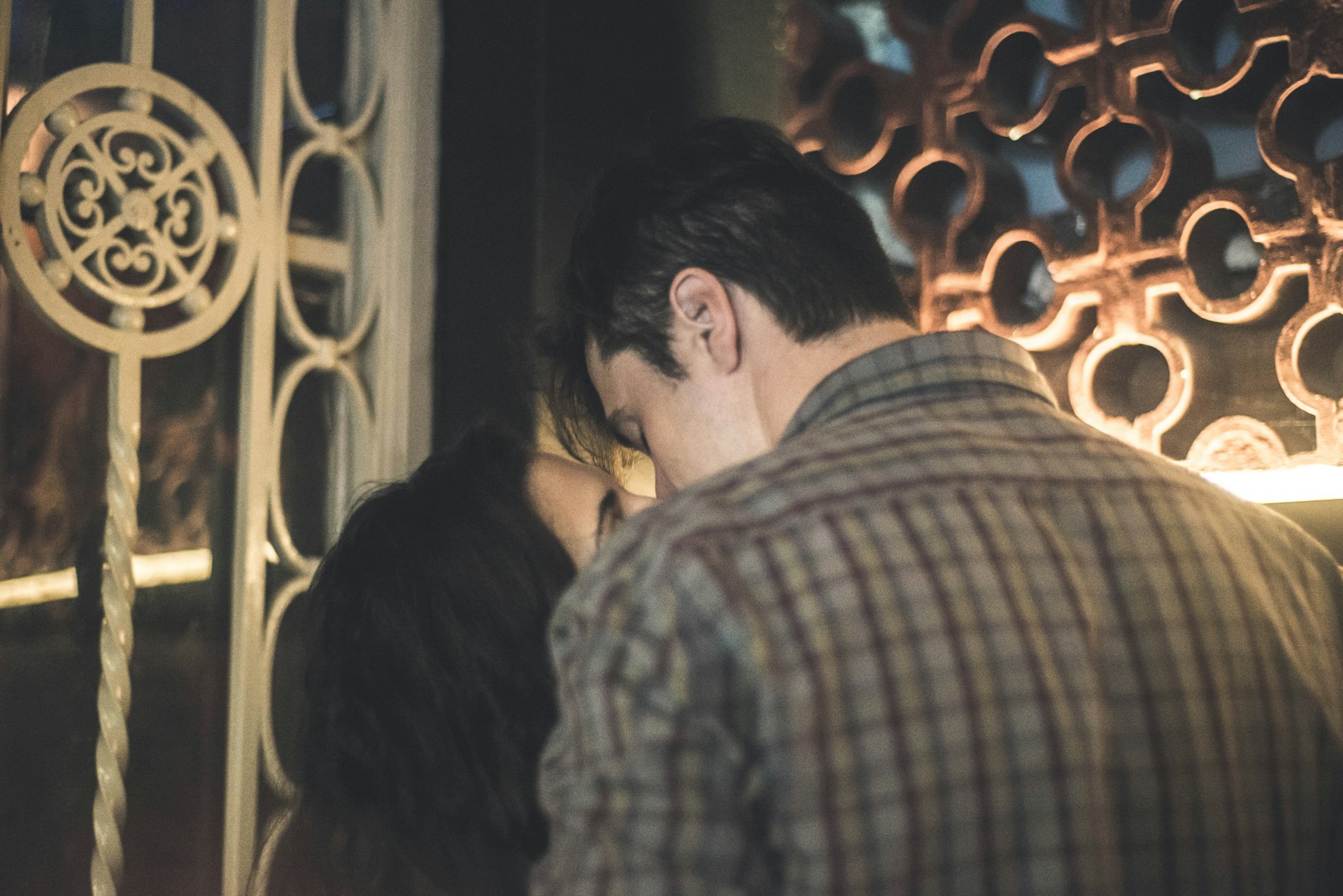 A couple kissing each other | Source: Unsplash