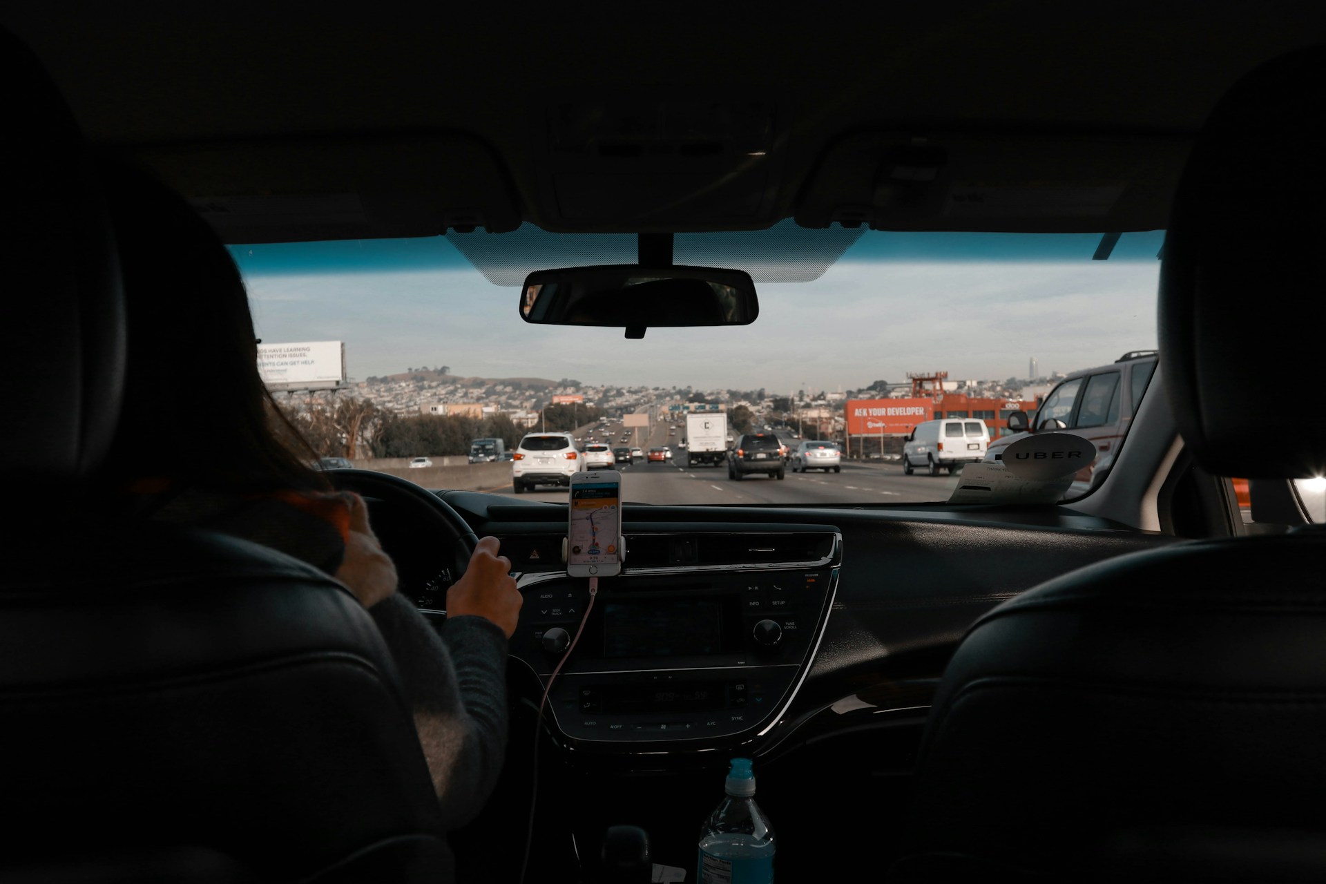 A woman driving | Source: Unsplash