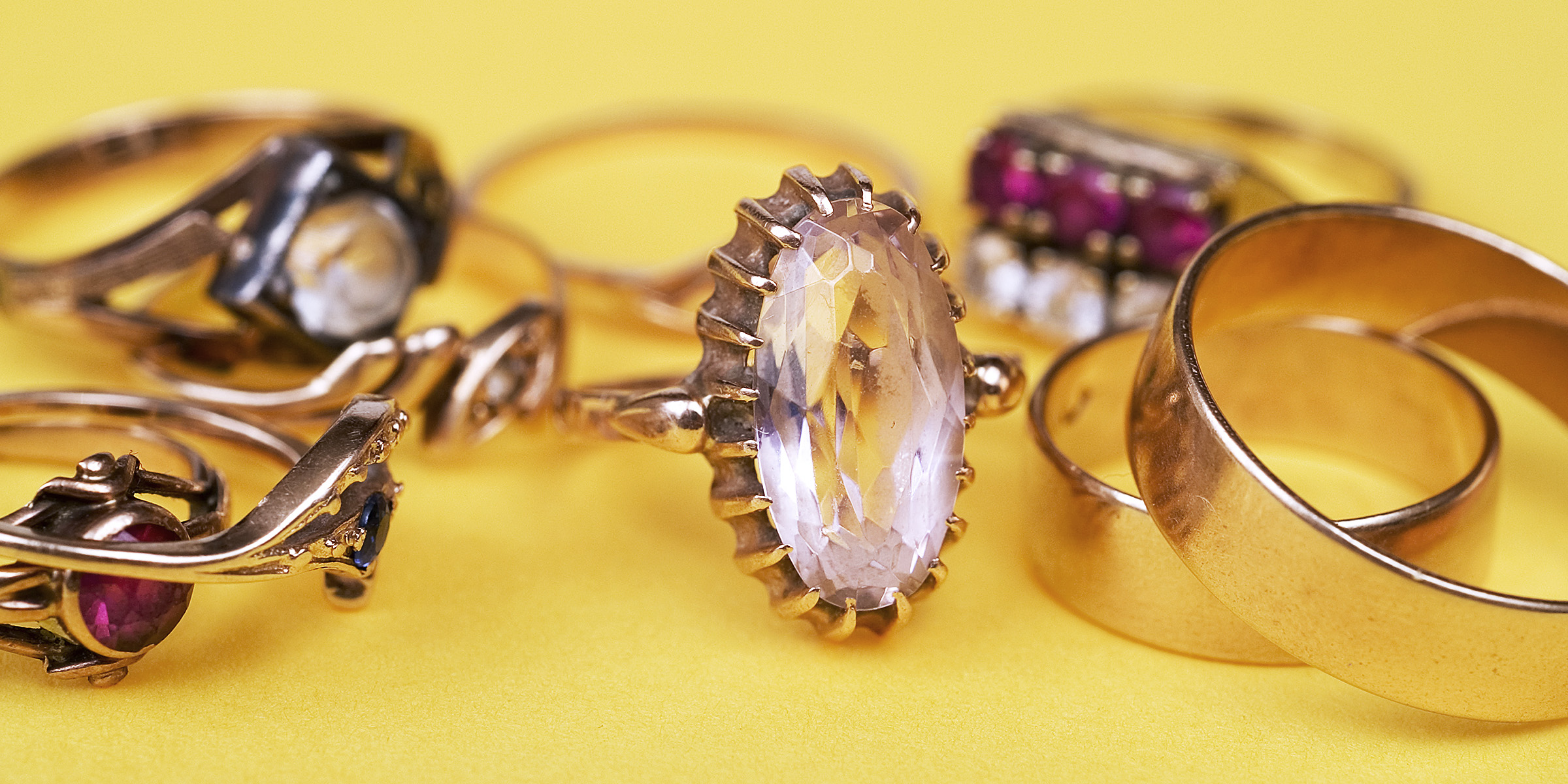 A jewelry set | Source: Shutterstock