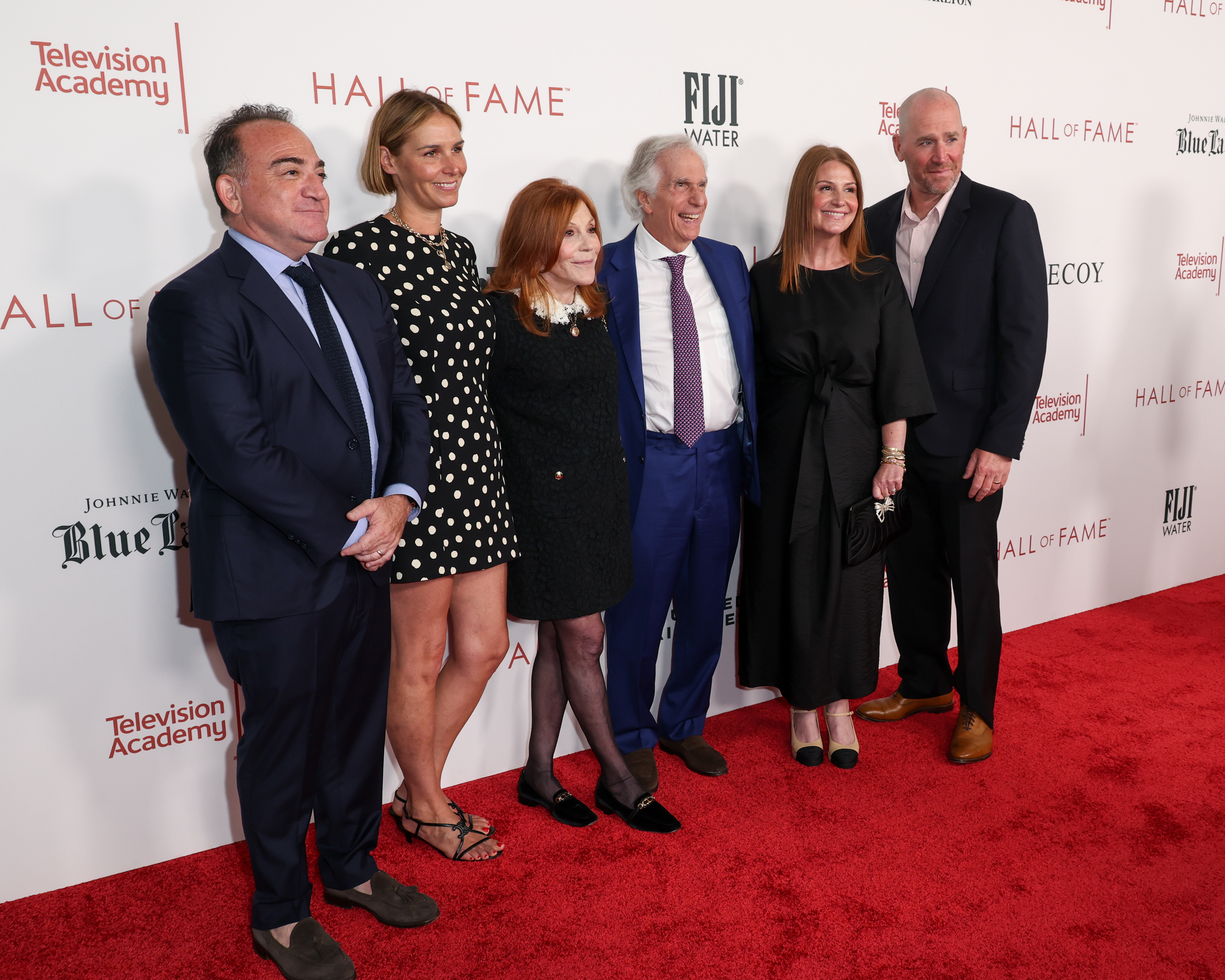 (L-R) Jed Weitzman, Amanda Weitzman, Stacey Weitzman, Henry Winkler, Zoe Winkler Reinis and Rob Reinis attend the Television Academy's 27th Annual Hall of Fame Ceremony at JW Marriott LA Live on August 16, 2025, in Los Angeles, California. | Source: Getty Images