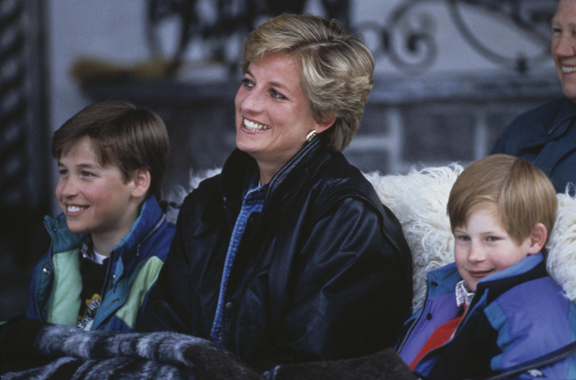 Princess Diana with her sons Prince William and Prince Harry on a skiing holiday in Lech, Austria on March 30, 1993. | Source: Getty Images