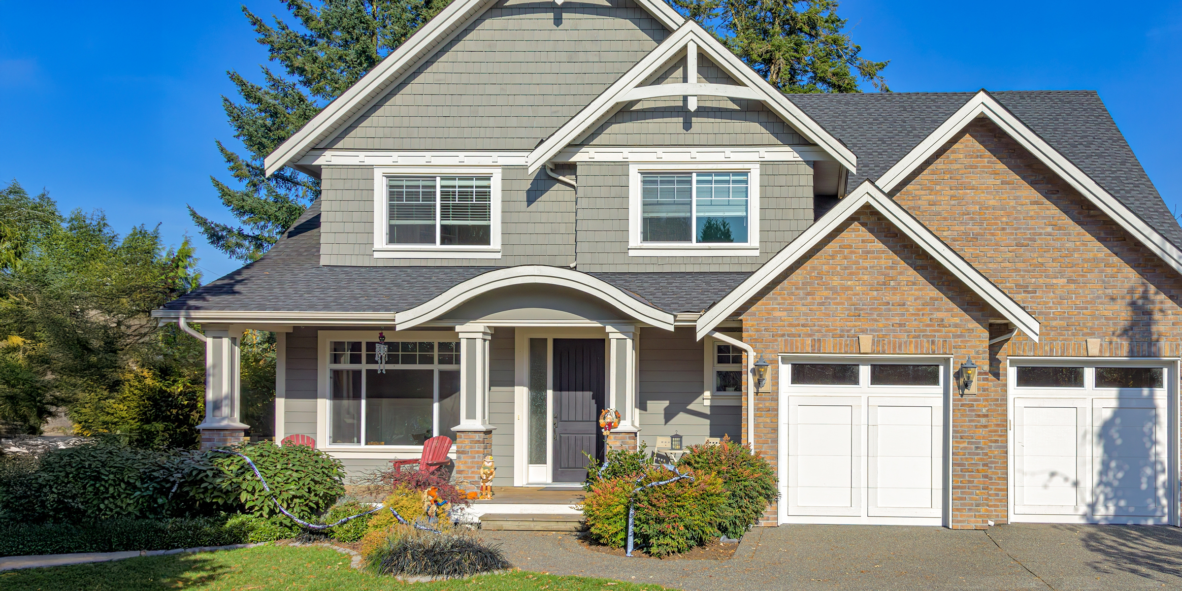 Front view of a house | Source: Shutterstock