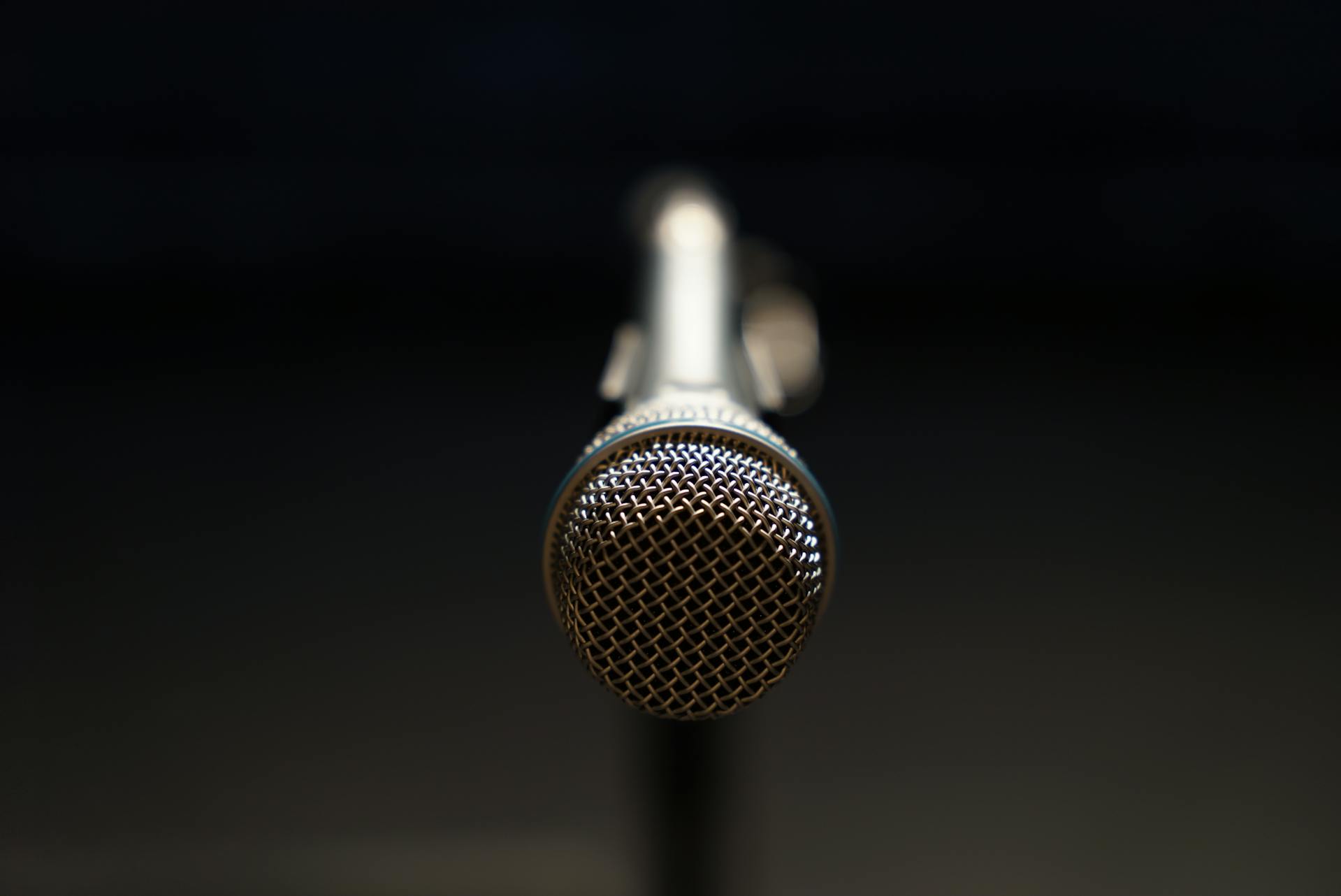 A mic | Source: Pexels