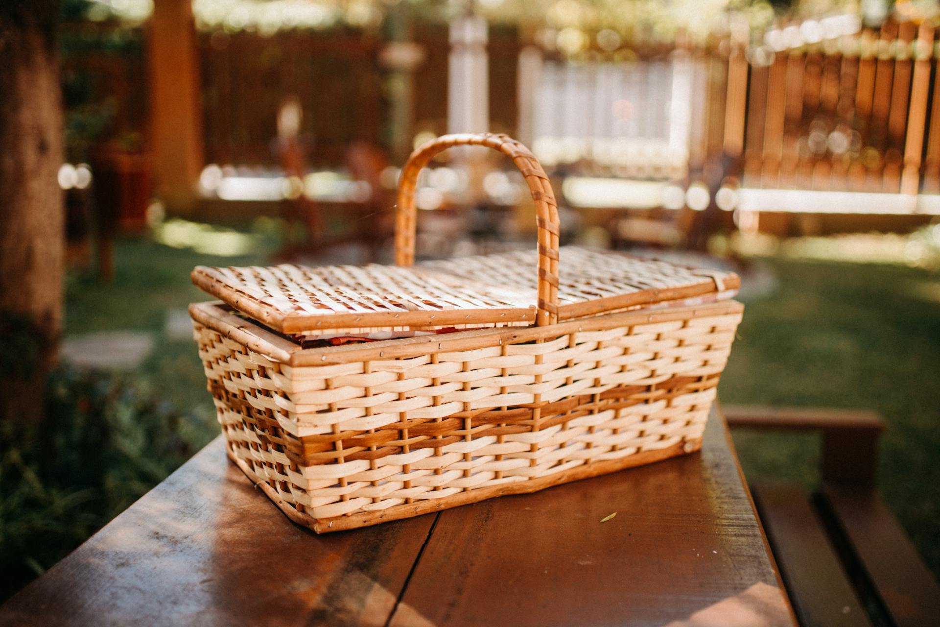 A wicker basket | Source: Pexels