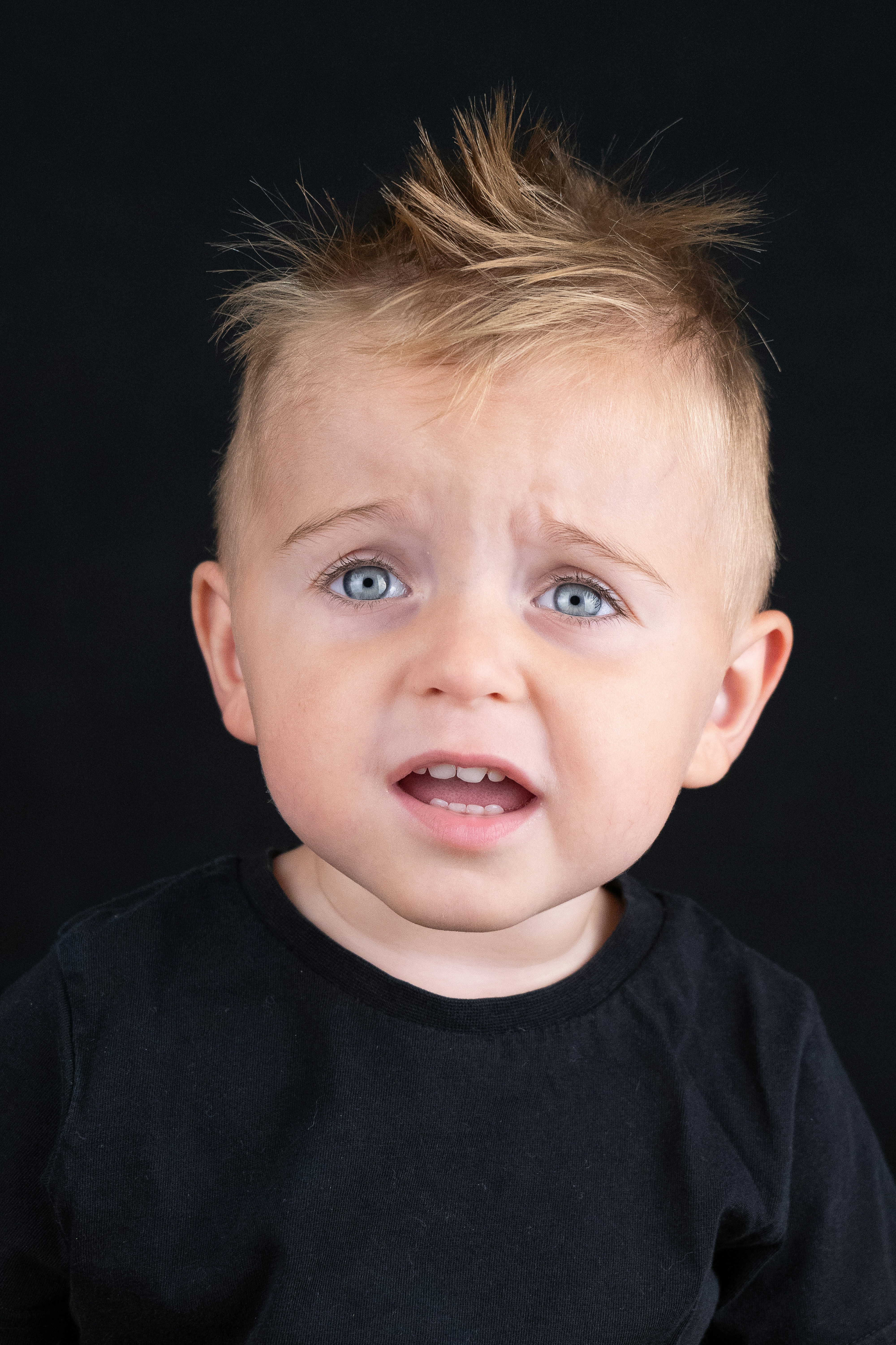 Un petit garçon bouleversé | Source : Unsplash
