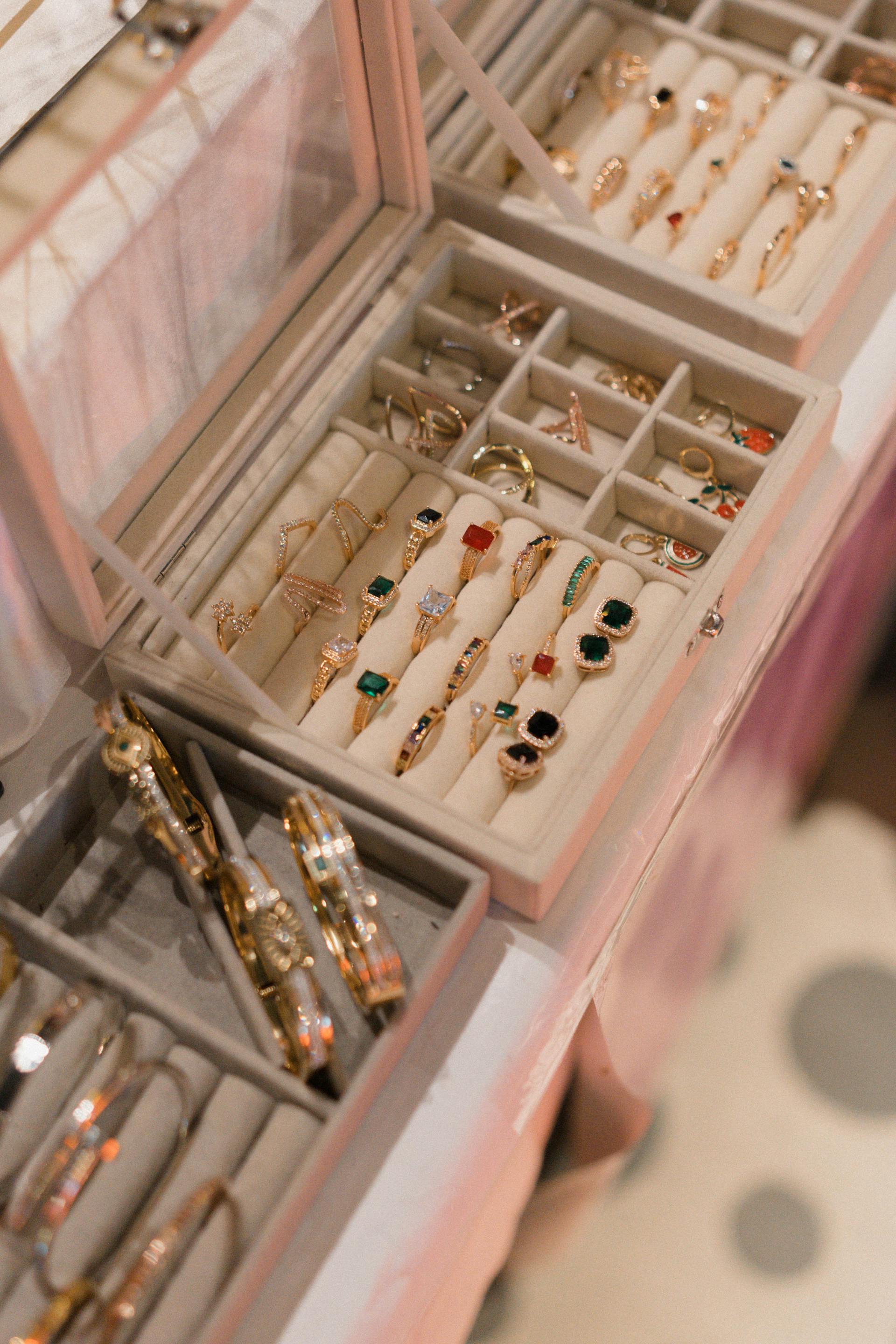 Jewelry boxes | Source: Pexels