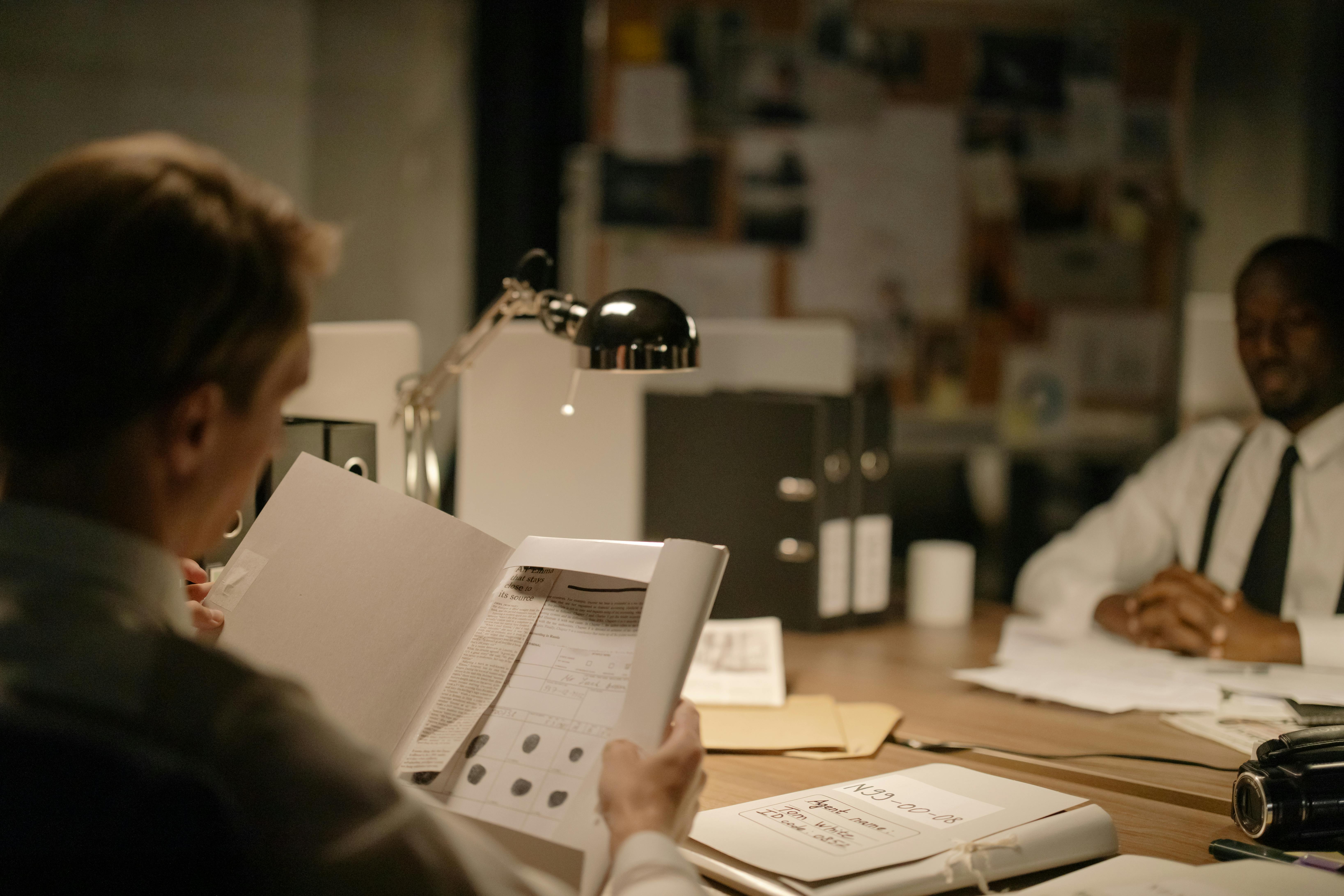 A man sitting at his desk | Source: Pexels