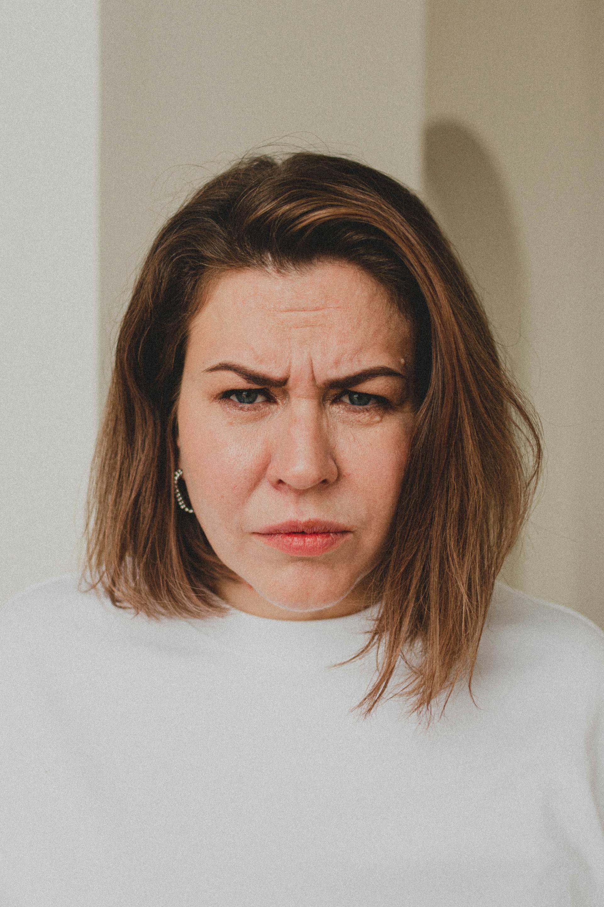 A woman frowning at someone | Source: Pexels