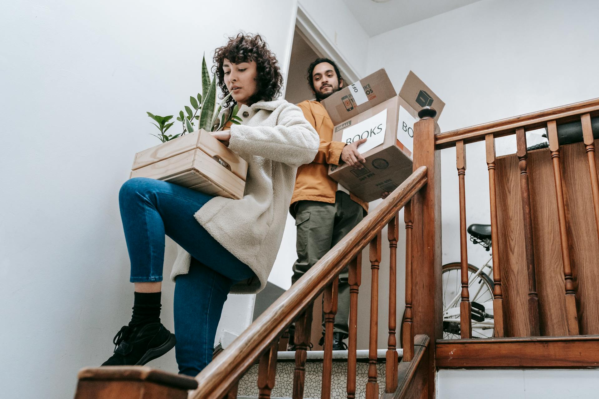 A couple moving | Source: Pexels