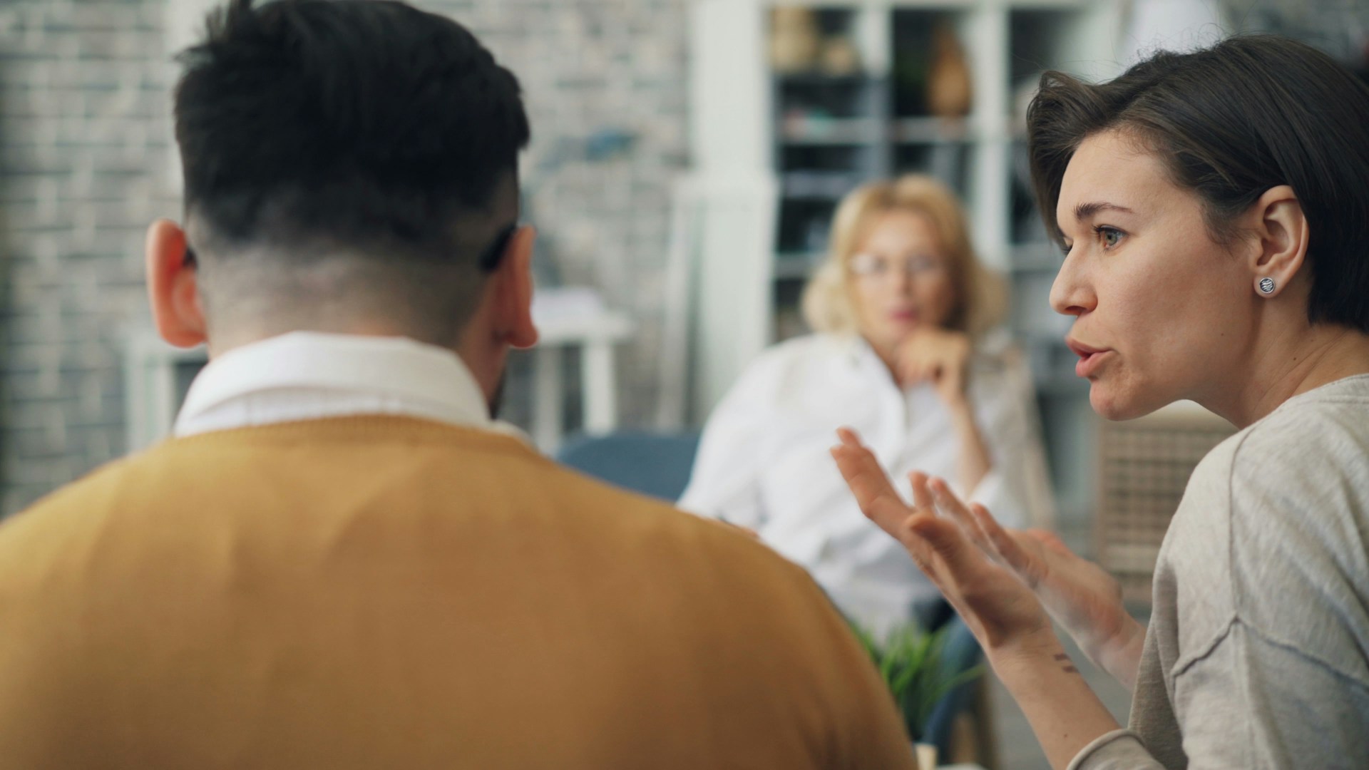 People arguing in an office | Source: Unsplash