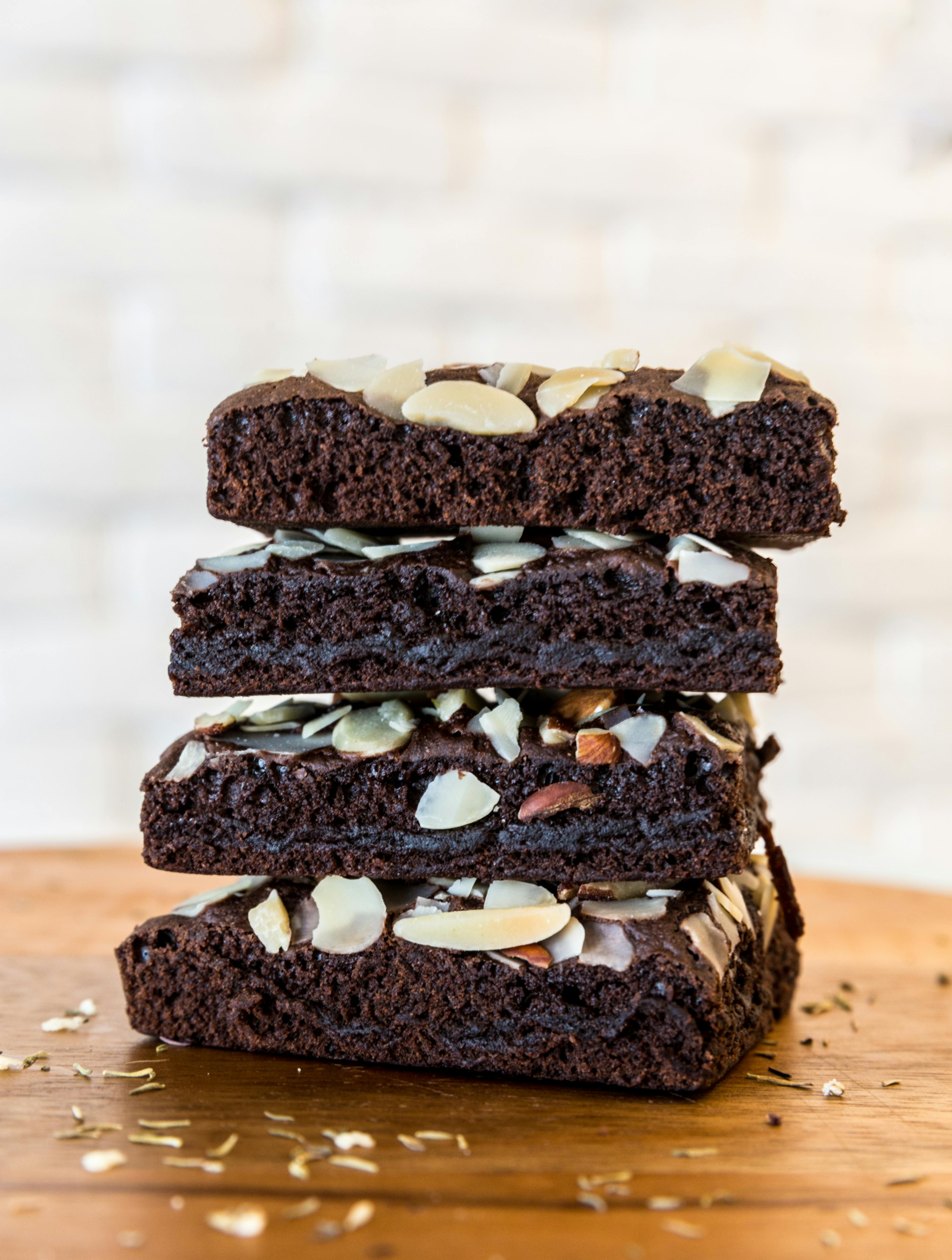 Brownies on a wooden board | Source: Pexels
