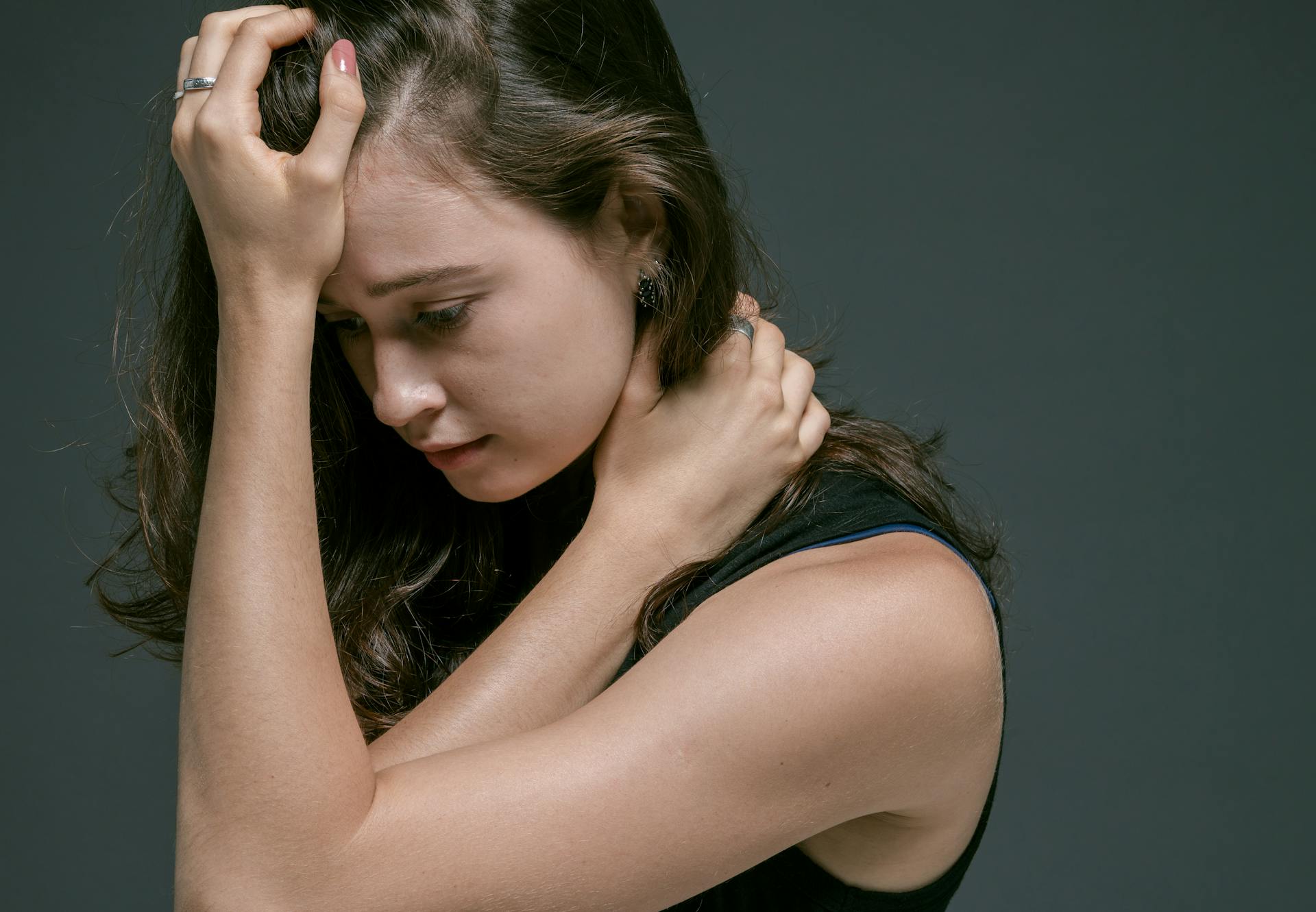 A worried woman | Source: Pexels