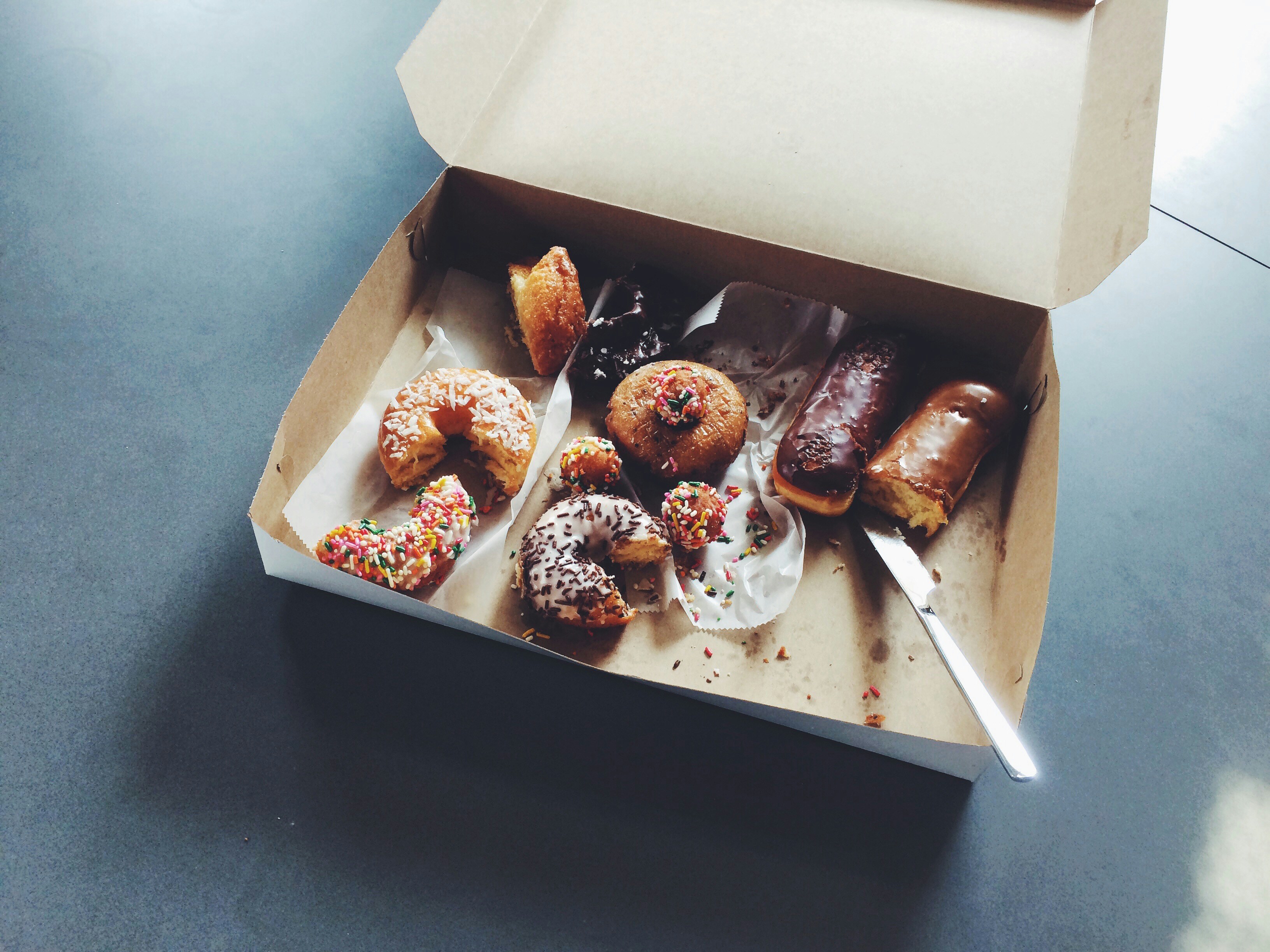 A box of donuts | Source: Unsplash