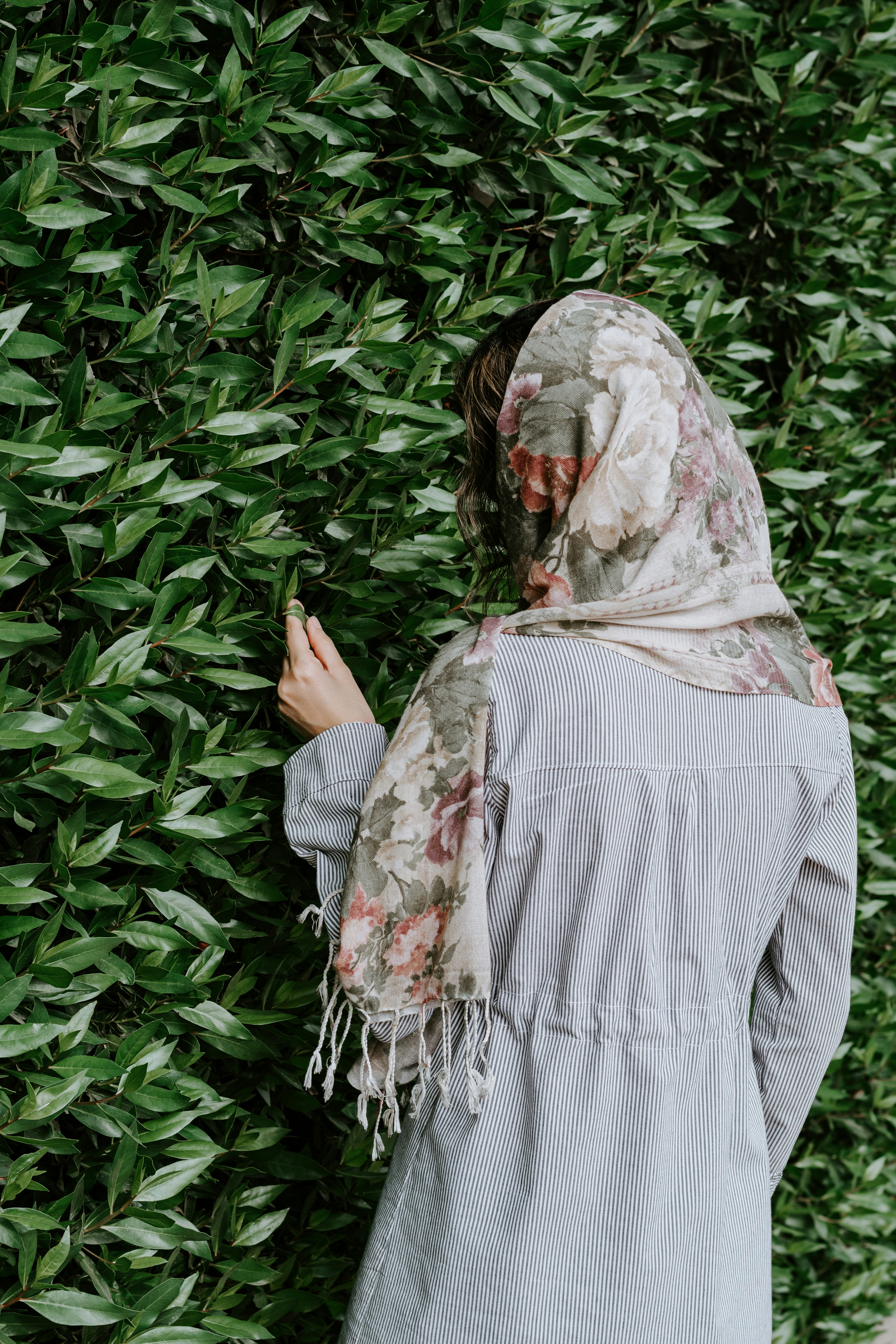 A woman standing outside | Source: Unsplash