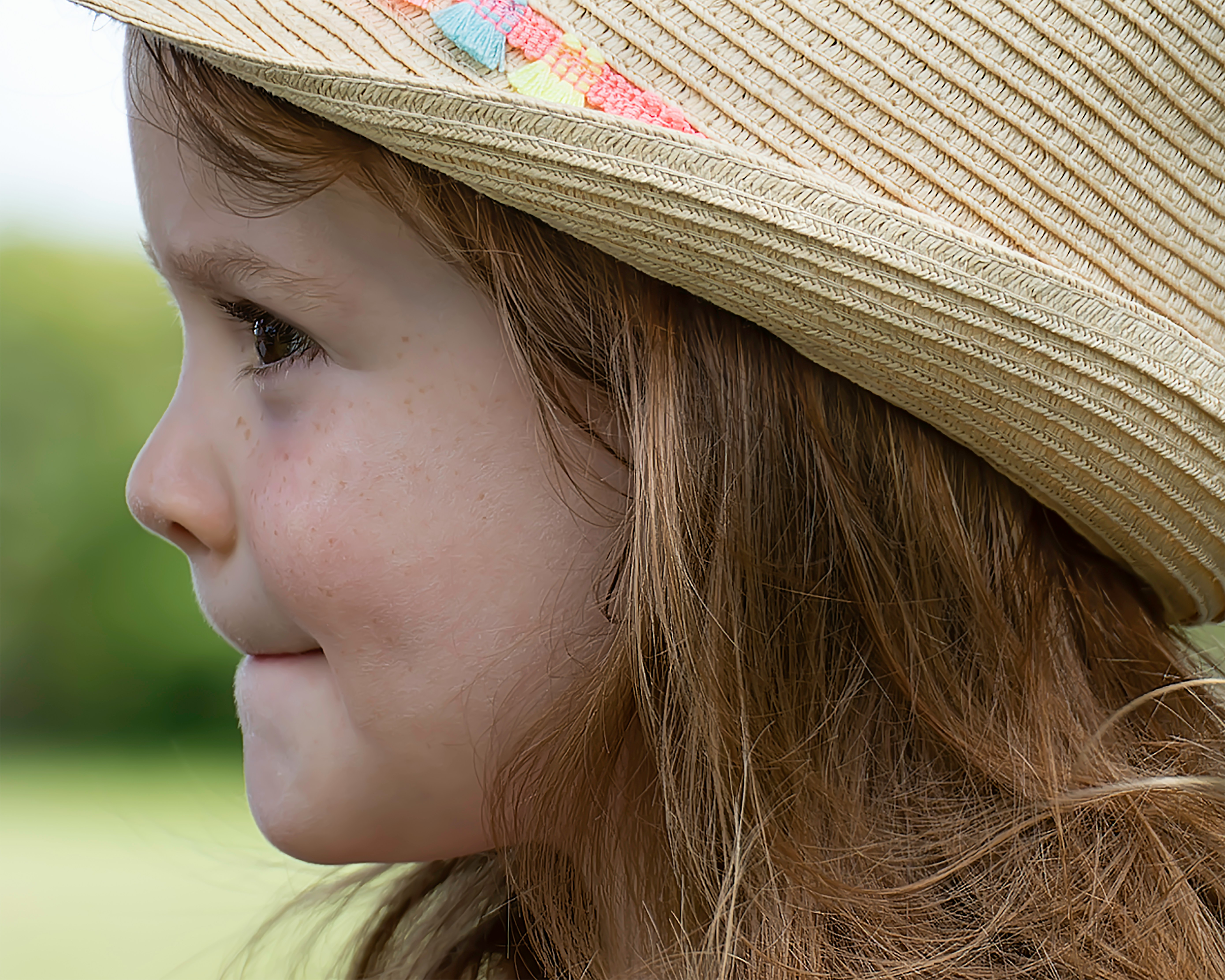 A side profile of a little girl | Source: Unsplash