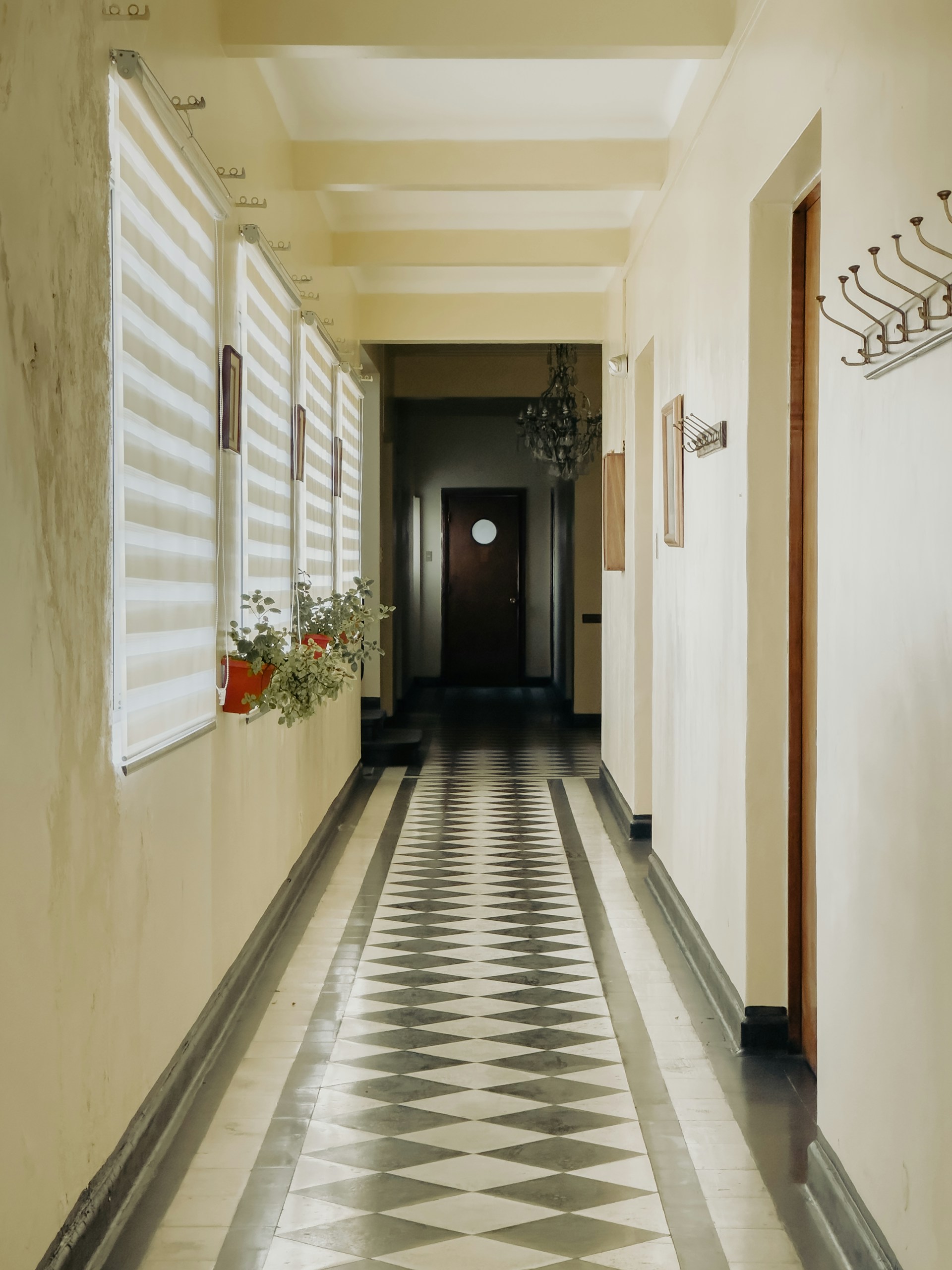 A hallway | Source: Unsplash