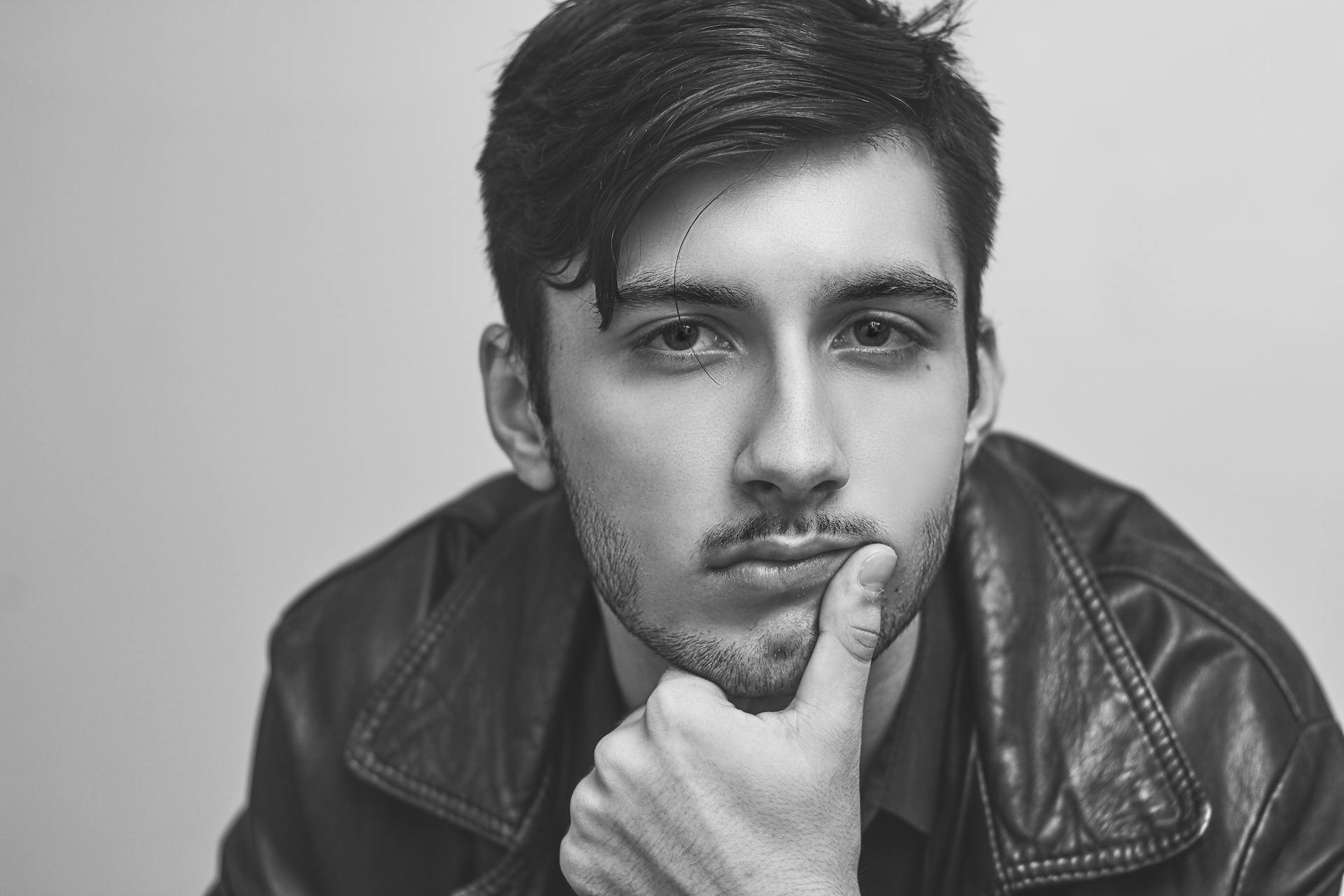 A thoughtful man | Source: Pexels