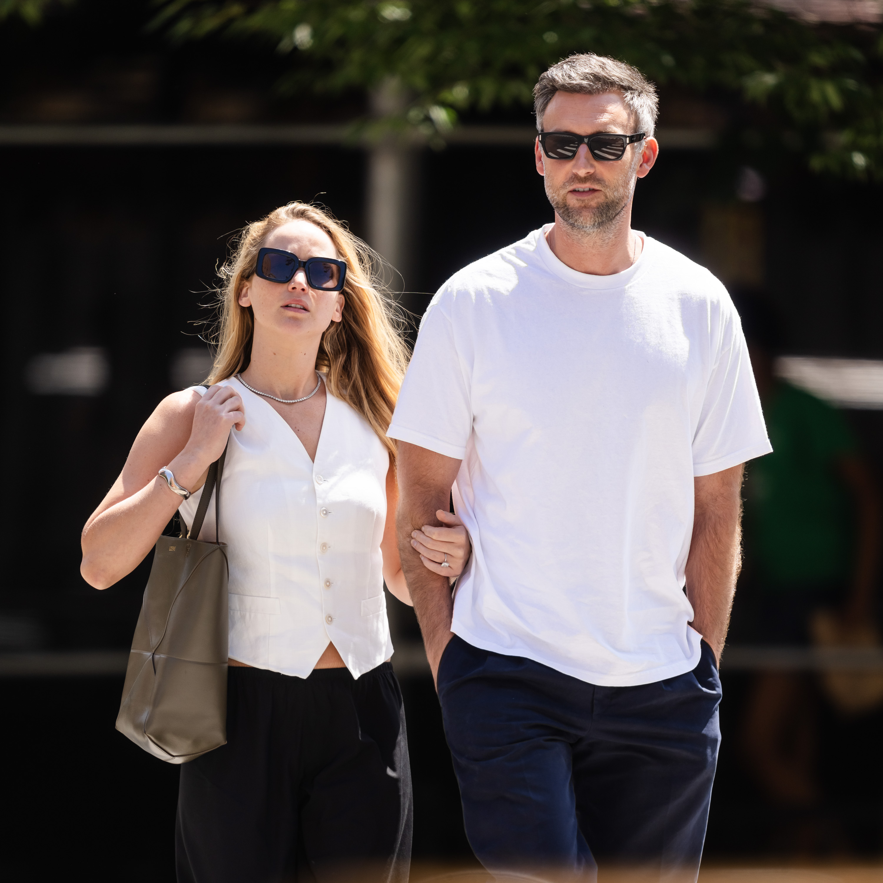 Jennifer Lawrence and Cooke Maroney are seen in the Upper West Side on August 22, 2023, in New York City. | Source: Getty Images