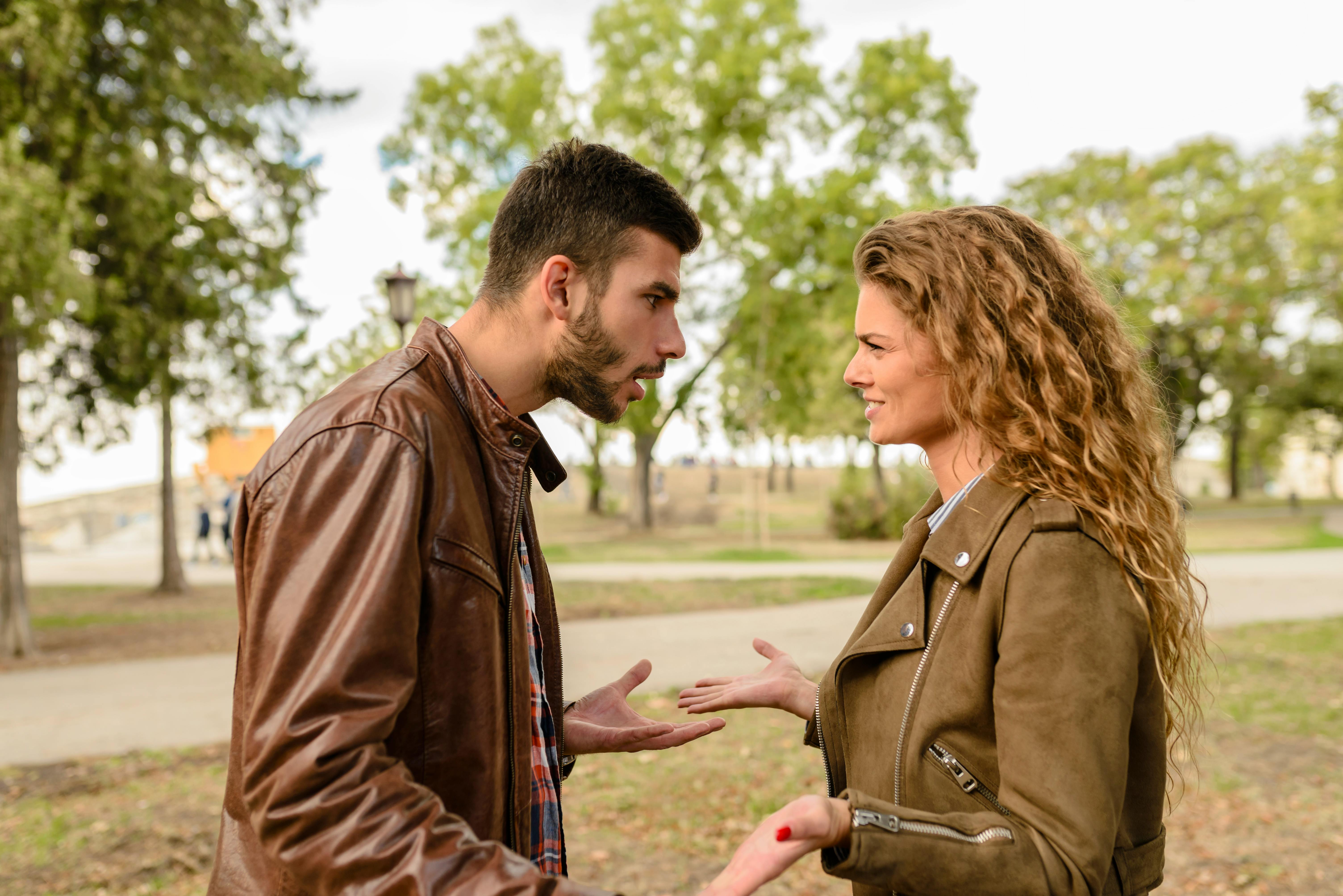 Couple having an argument | Source: Pexels
