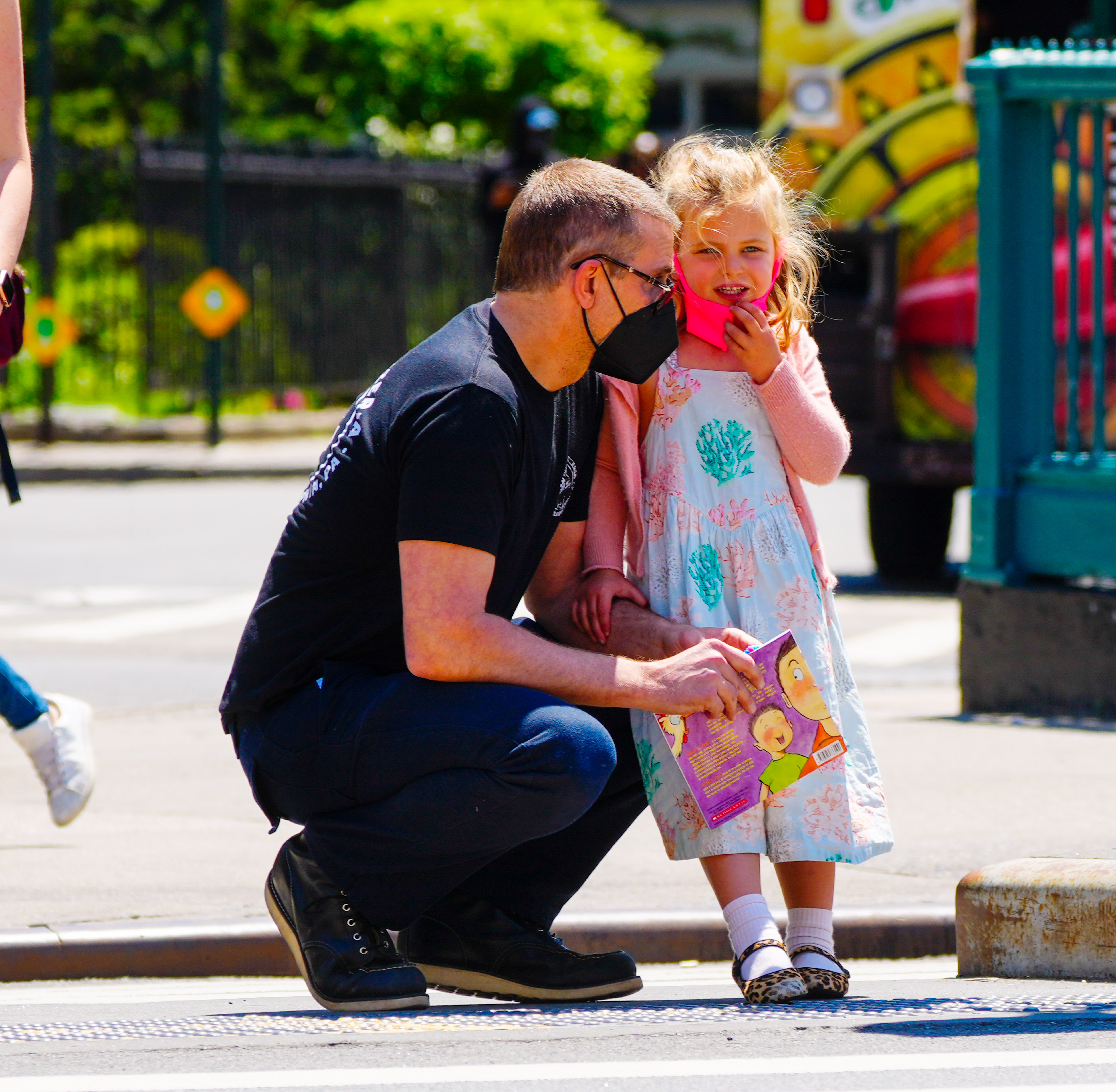 Bradley Cooper is seen with daughter Lea de Seine on May 17, 2021, in New York City. | Source: Getty Images