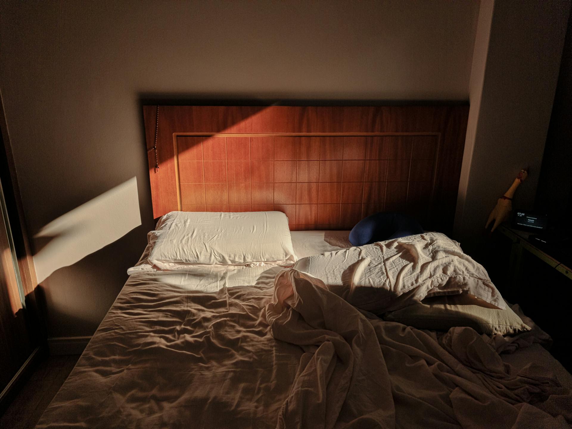 A messy bed | Source: Pexels