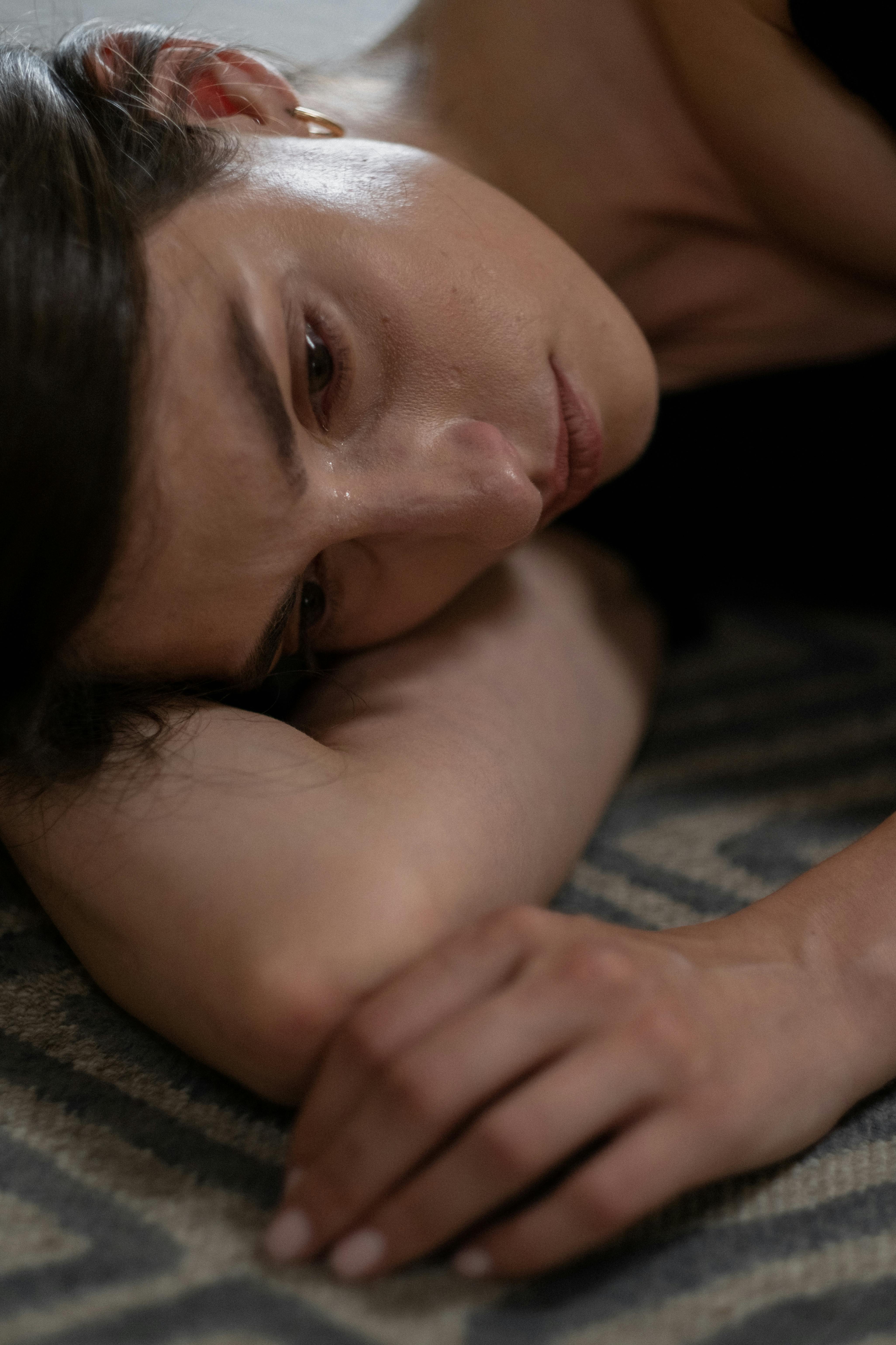 A crying woman | | Source: Pexels