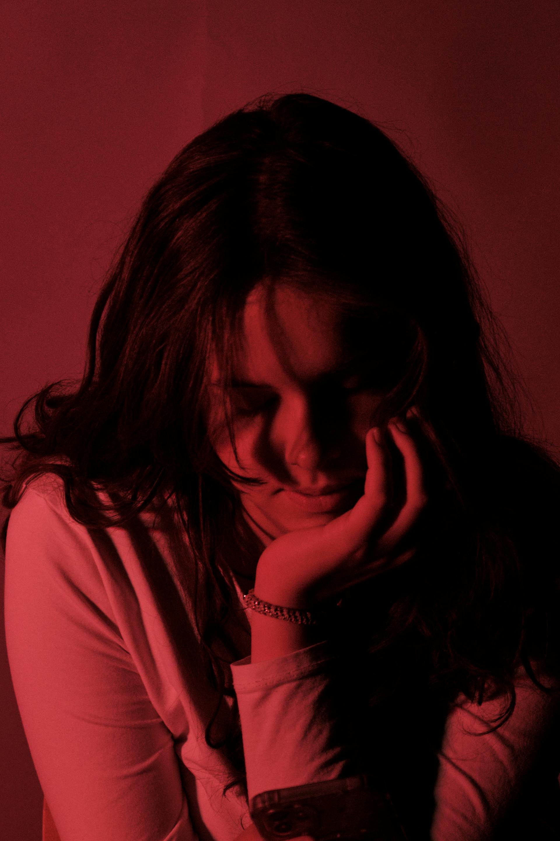 A sad and shocked woman | Source: Pexels