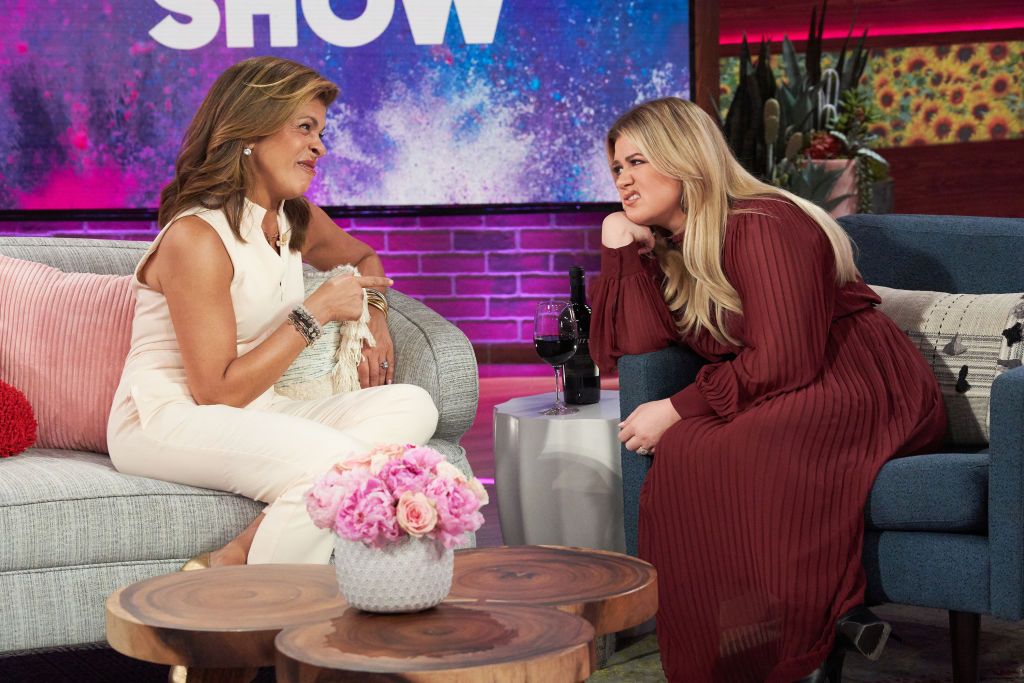 Kelly Clarkson and Hoda Kotb on "The Kelly Clarkson Show" episode 3098, aired February 6, 2020 | Source: Getty Images