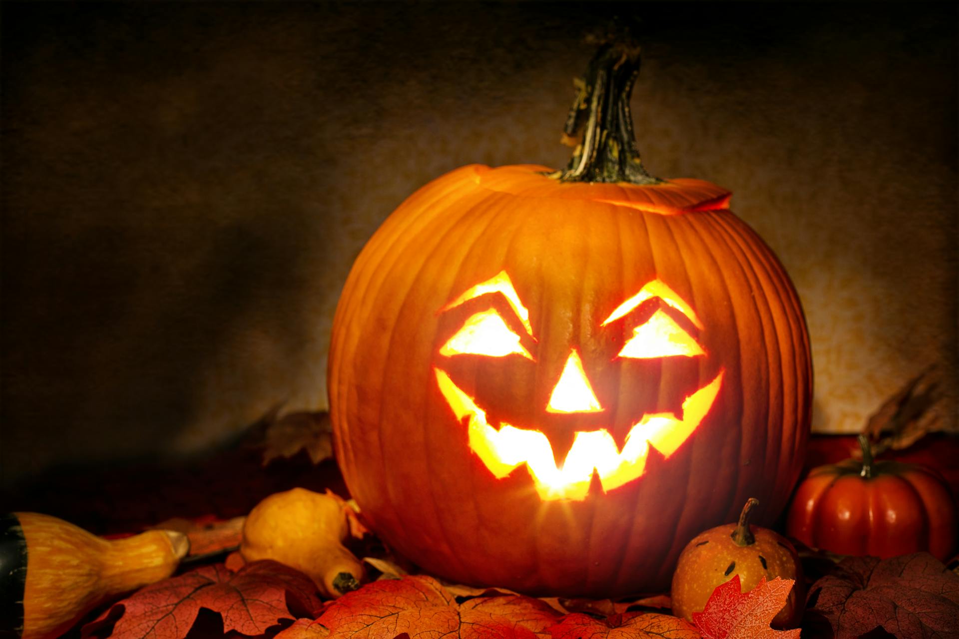 A jack-o'-lantern | Source: Pexels