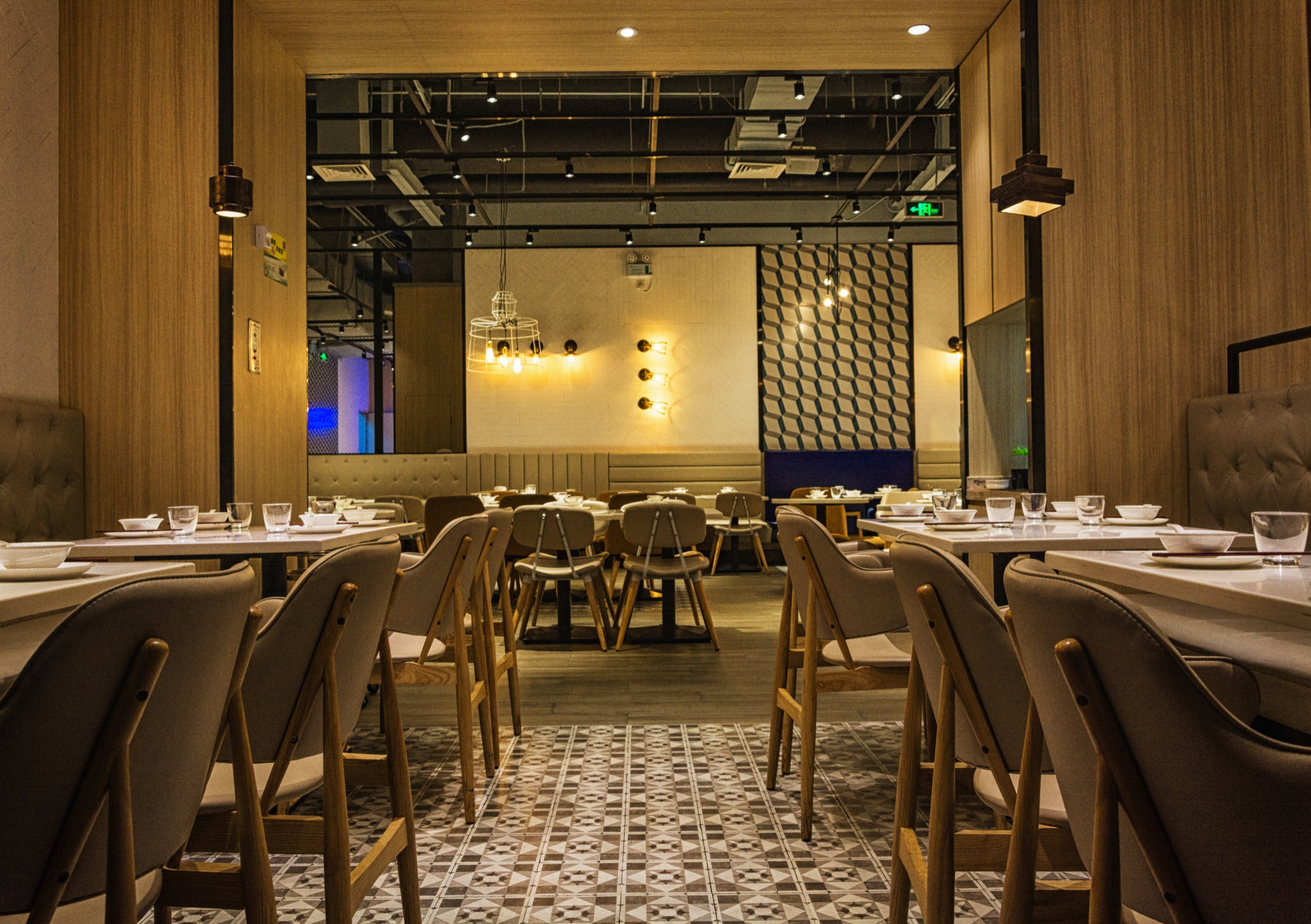 A restaurant | Source: Freepik