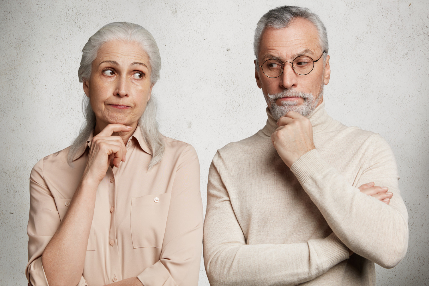 A skeptical couple | Source: Freepik