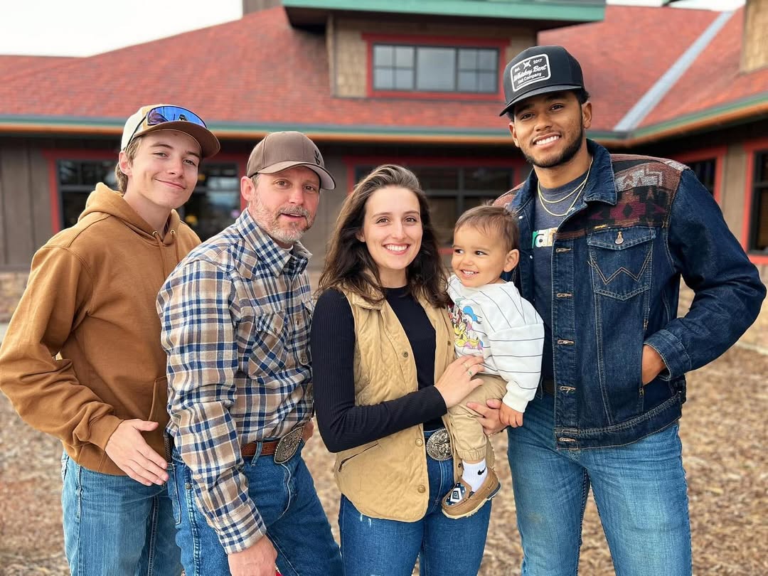 Seth Blackstock, Brandon Blackstock, Savannah Blackstock, Lake, and Quentin Lee pose in a photo shared on August 9, 2025. | Source: Instagram/melissaashworthwells